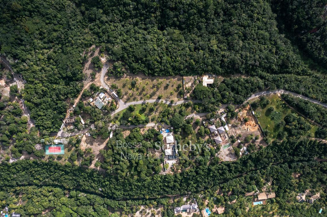 Terreno em condomínio fechado com acesso a toda estrutura Fasano