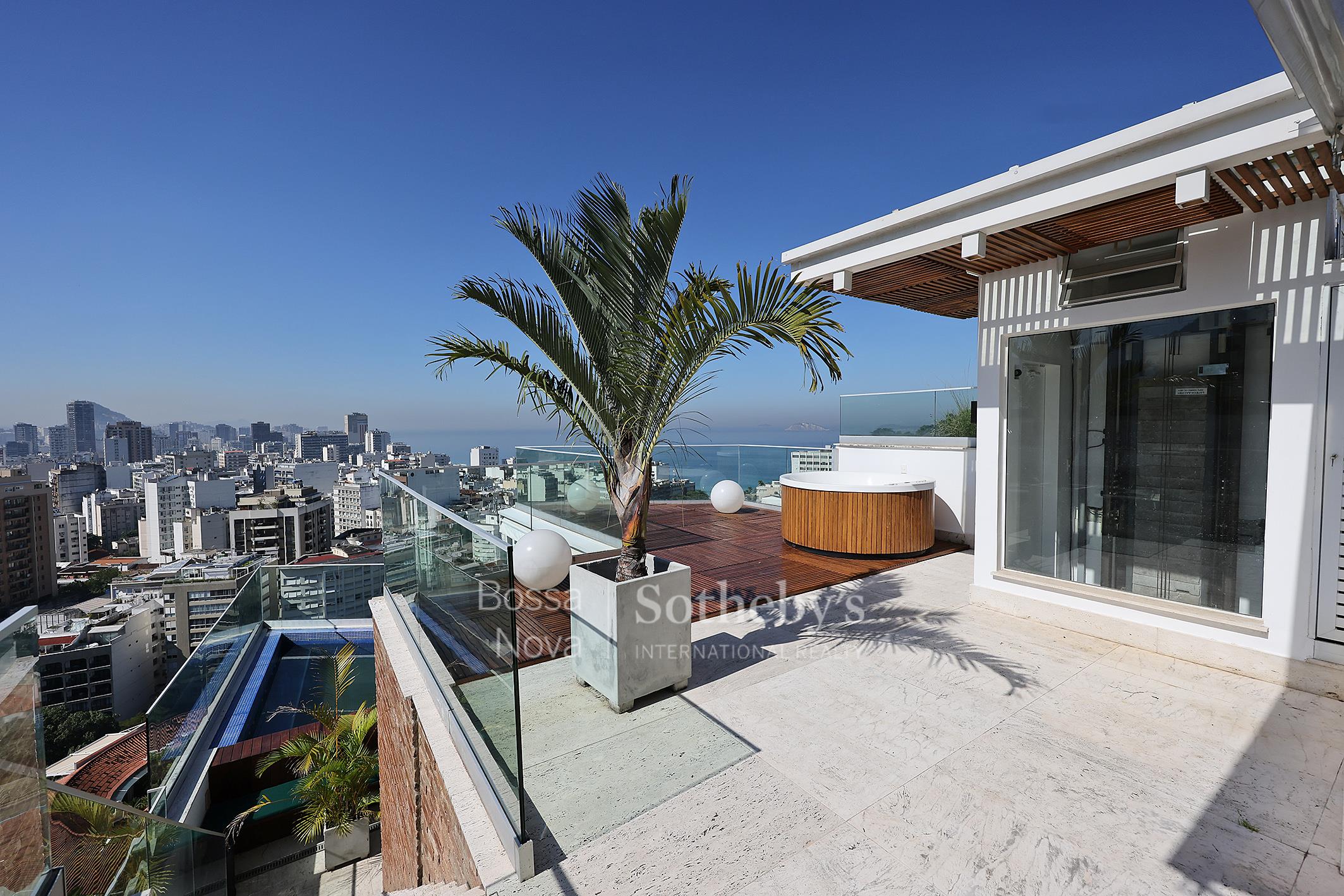 Maravilhosa cobertura triplex com vista para o mar e Lagoa