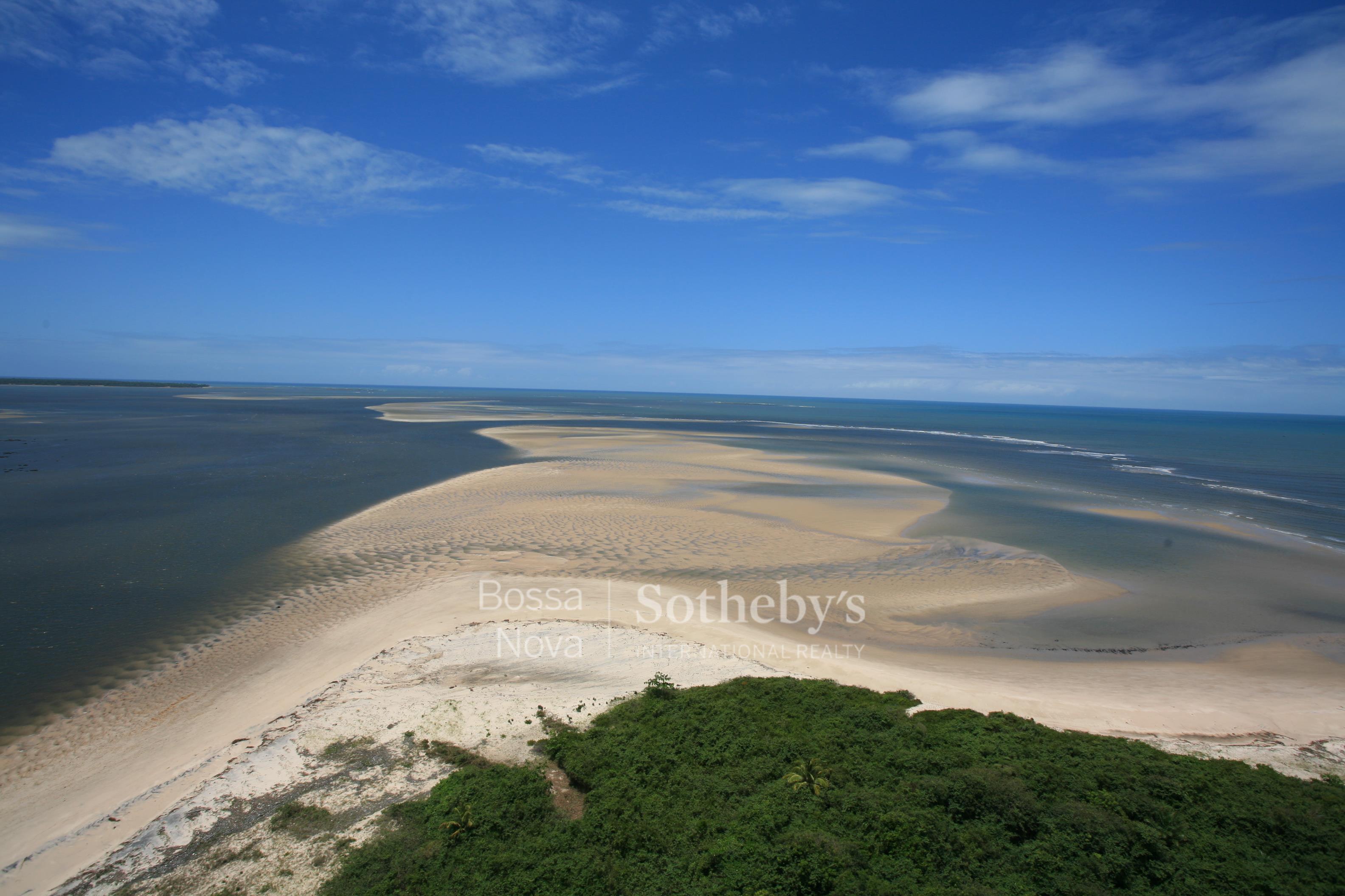 Terreno exclusivo de 1716 hectares na Praia de Pratigi com projeto aprovado para resort