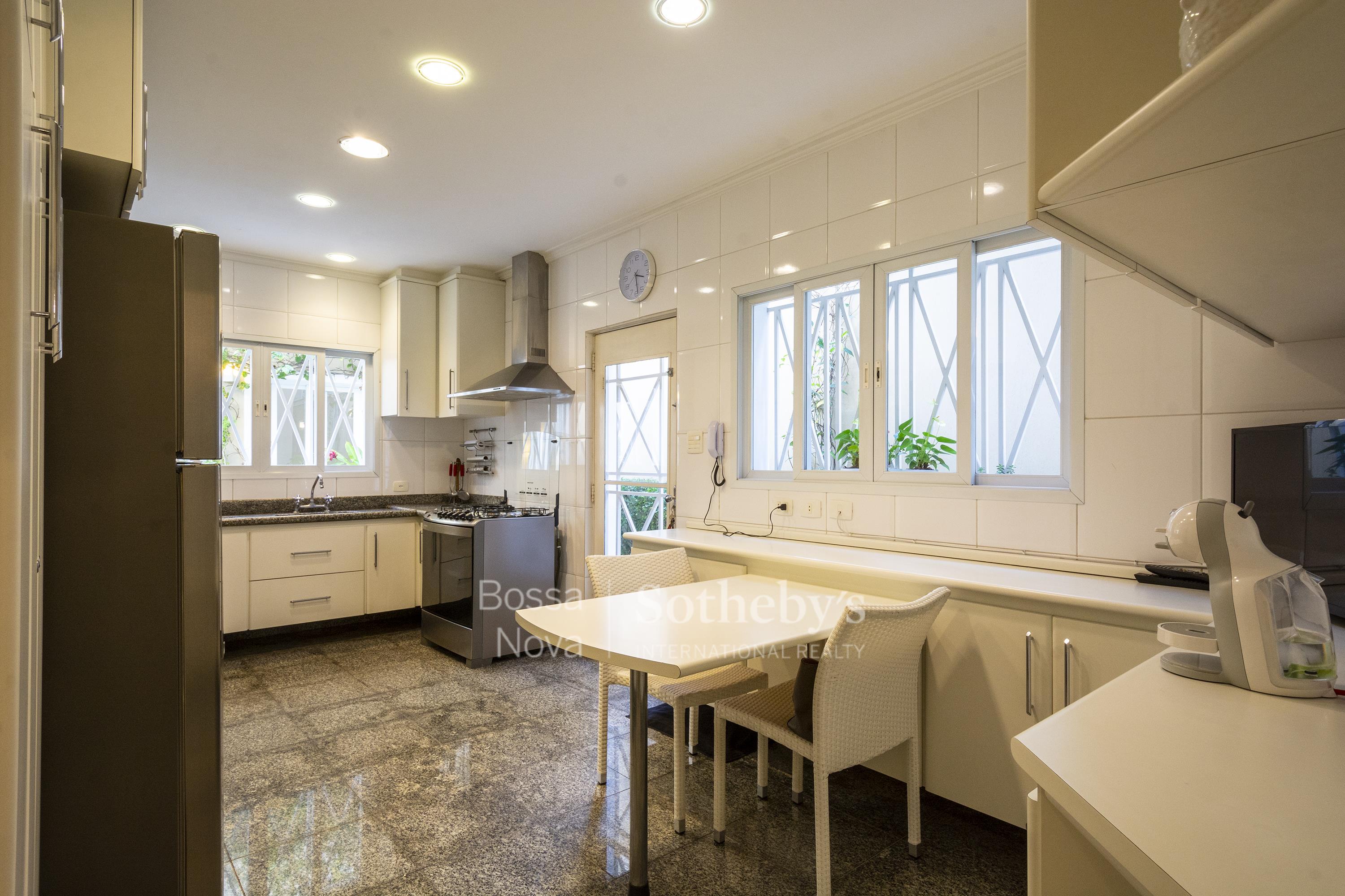 Casa para venda em Jardim Luzitânia