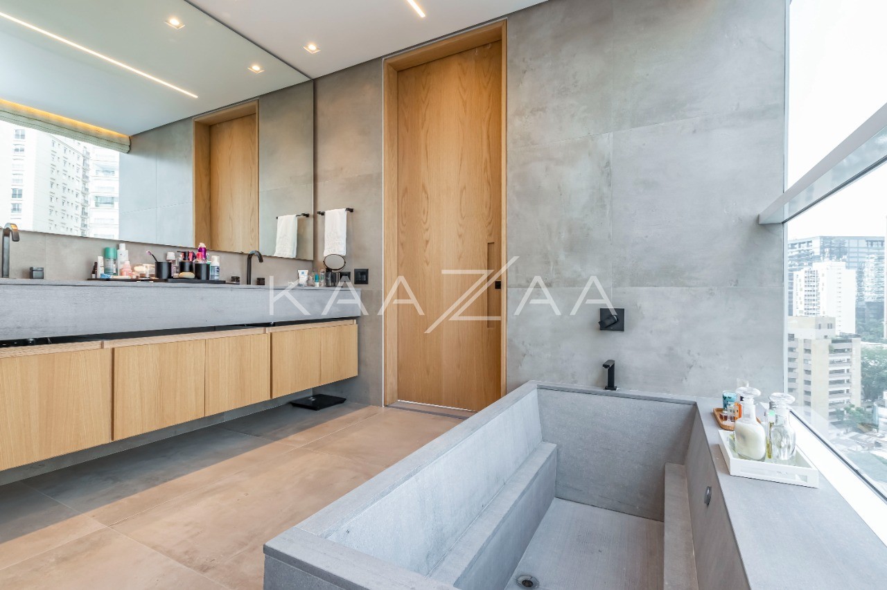 Apartamento Duplex para venda em Itaim Bibi