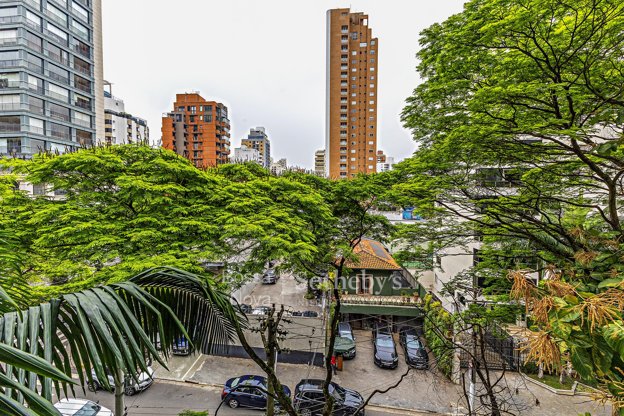 Cobertura Duplex para venda em Moema