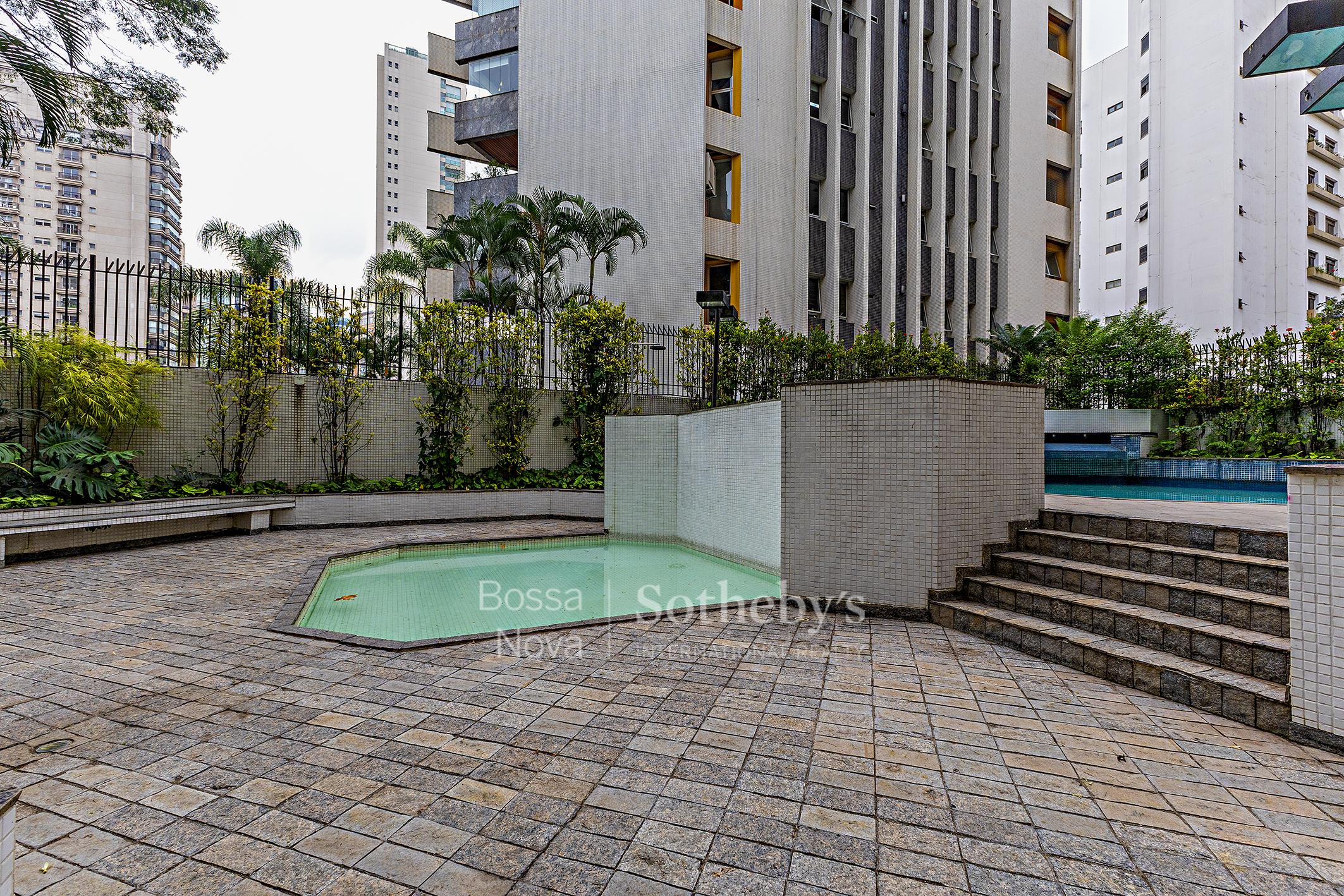 Cobertura Duplex para venda em Moema