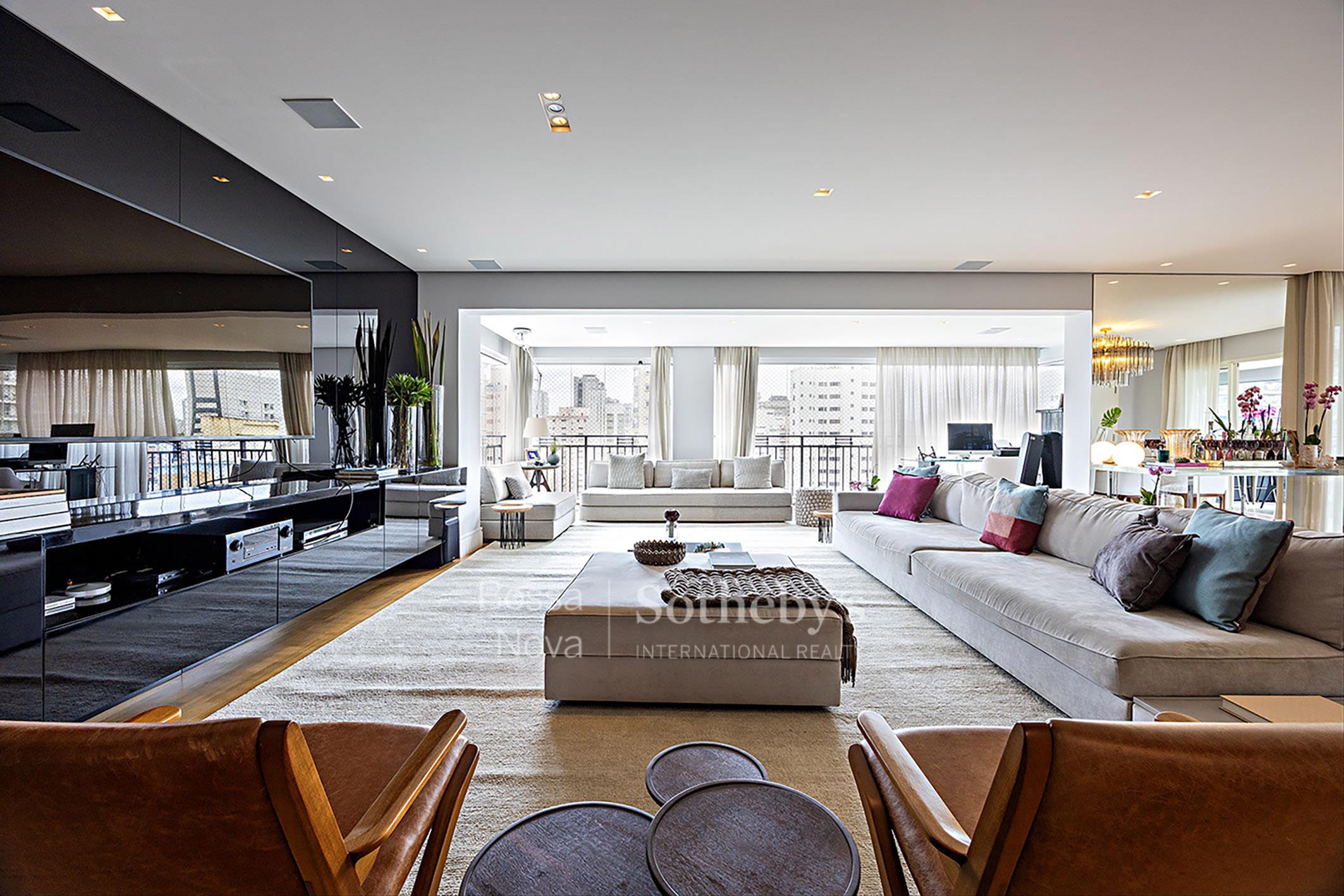 Apartamento com reforma de renomado decorador