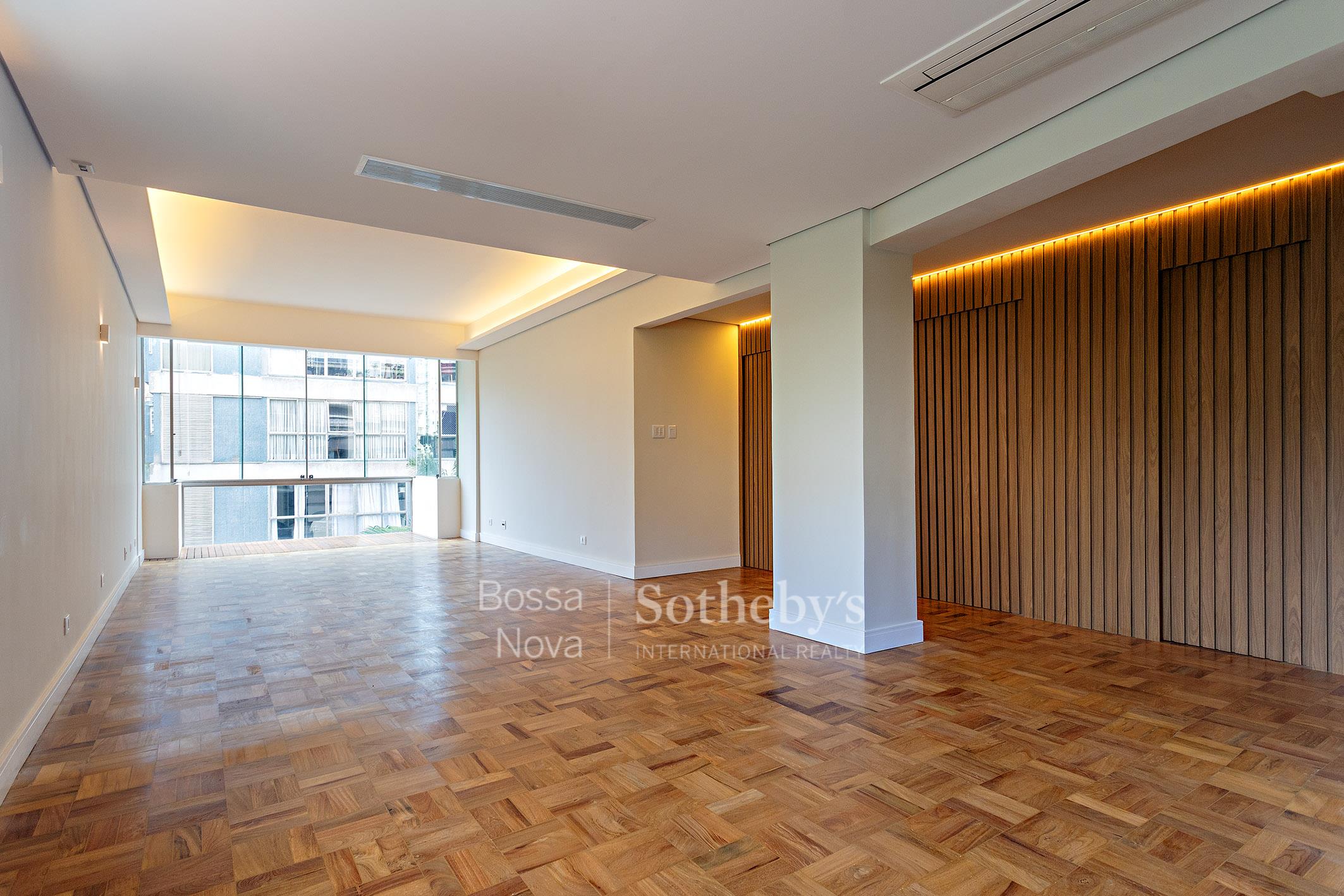 Reforma sofisticada com walking closet e automatização, a passos da Avenida Paulista