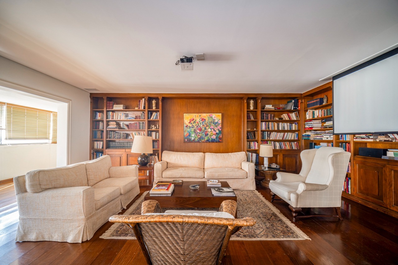 Apartamento elegante e rebuscado em Real Parque. Conforto de sobra para você e sua família.