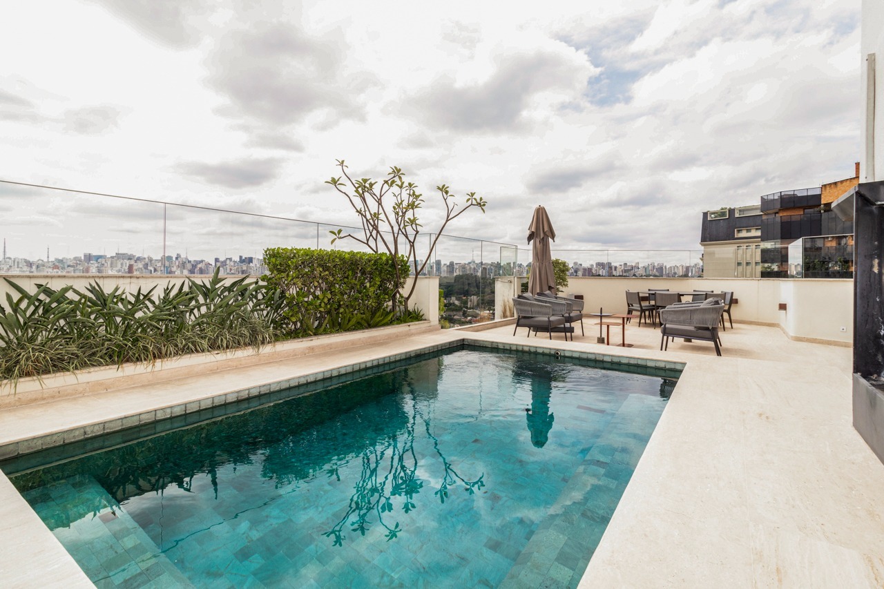 Cobertura linda, com piscina à venda na Vila Nova Conceição