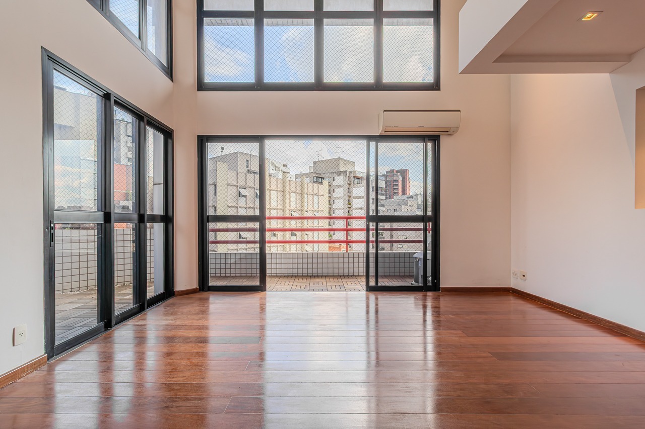 Apartamento duplex à venda no Itaim Bibi