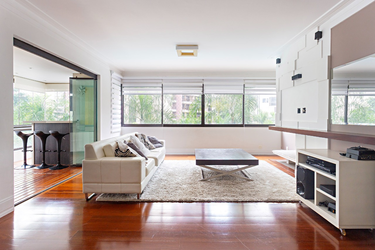 Apartamento Amplo, confortável e reformado em Moema!