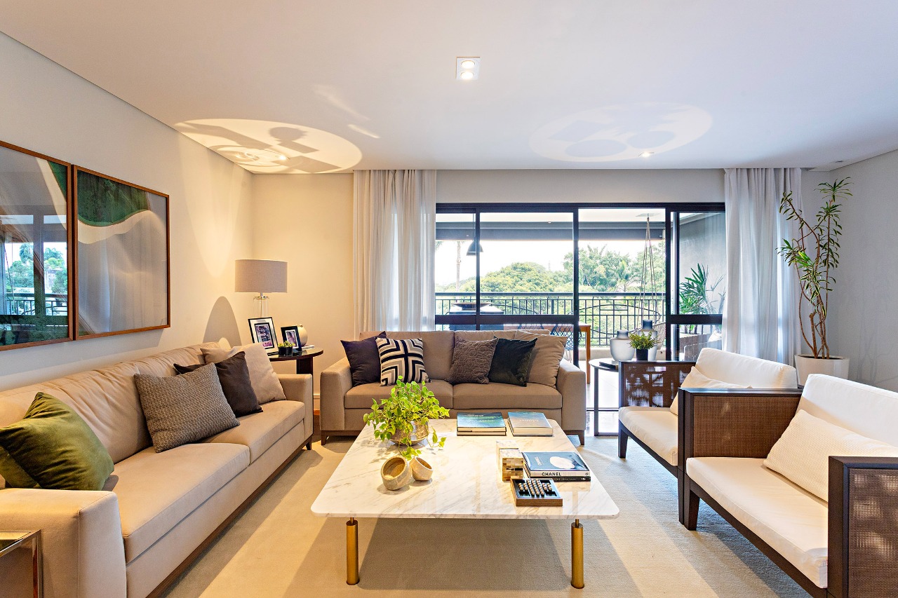Lindo apartamento reformado com varanda gourmet.