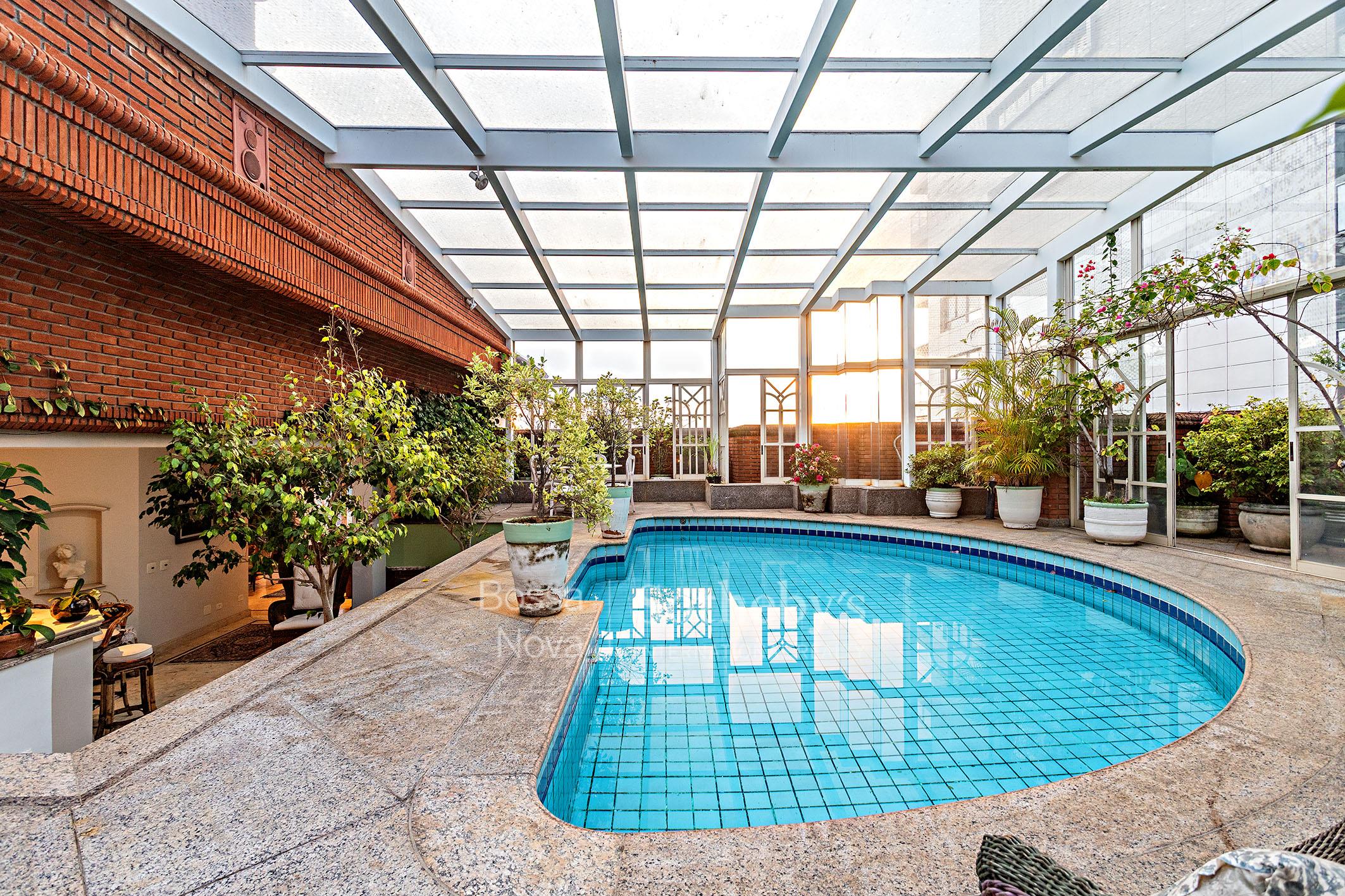Cobertura duplex com terraço, piscina e vista permanente em Higienópolis