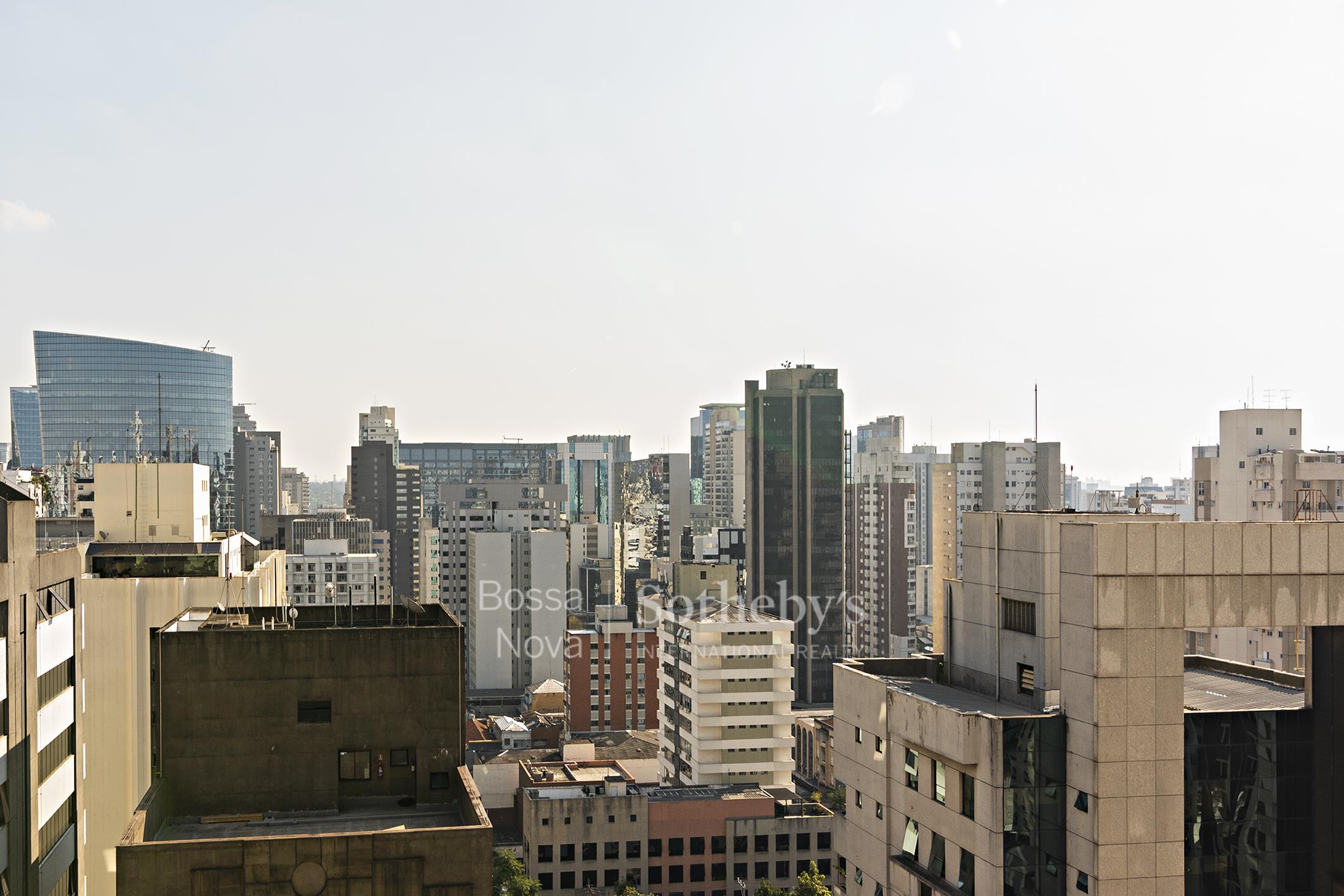 Varanda gourmet em andar alto e localização exclusiva no Itaim Bibi