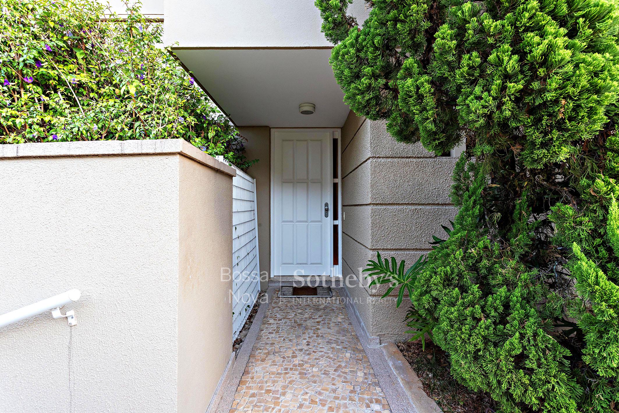 Casa impecável com piscina e área gourmet no Jardim Guedala