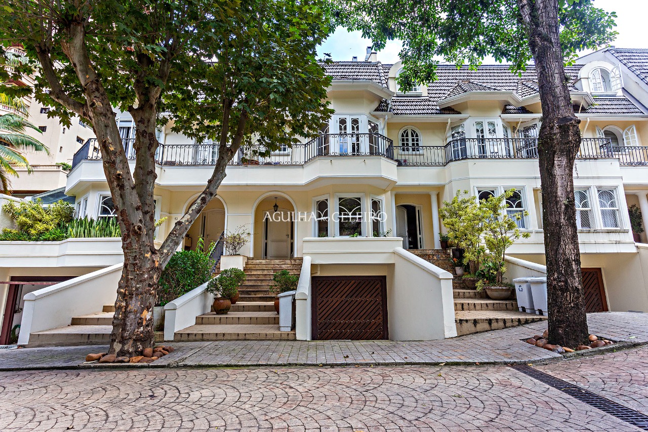 Casa Em Condomínio para venda em Real Parque
