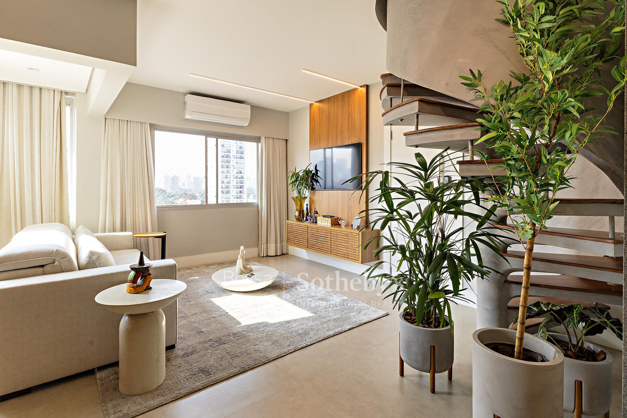 Cobertura reformada com espaço gourmet e vista panorâmica