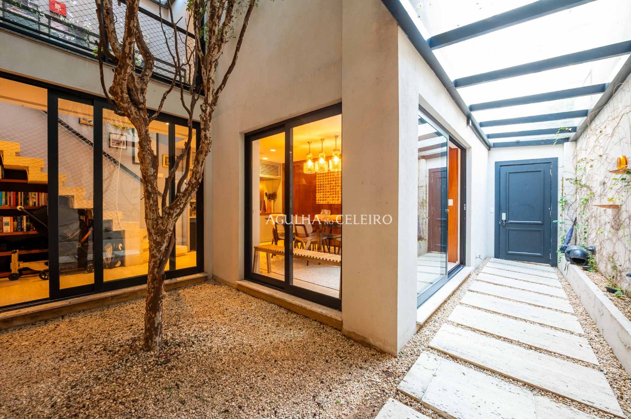 Casa De Vila para venda em Itaim Bibi