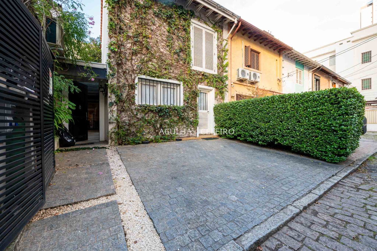 Casa De Vila para venda em Itaim Bibi