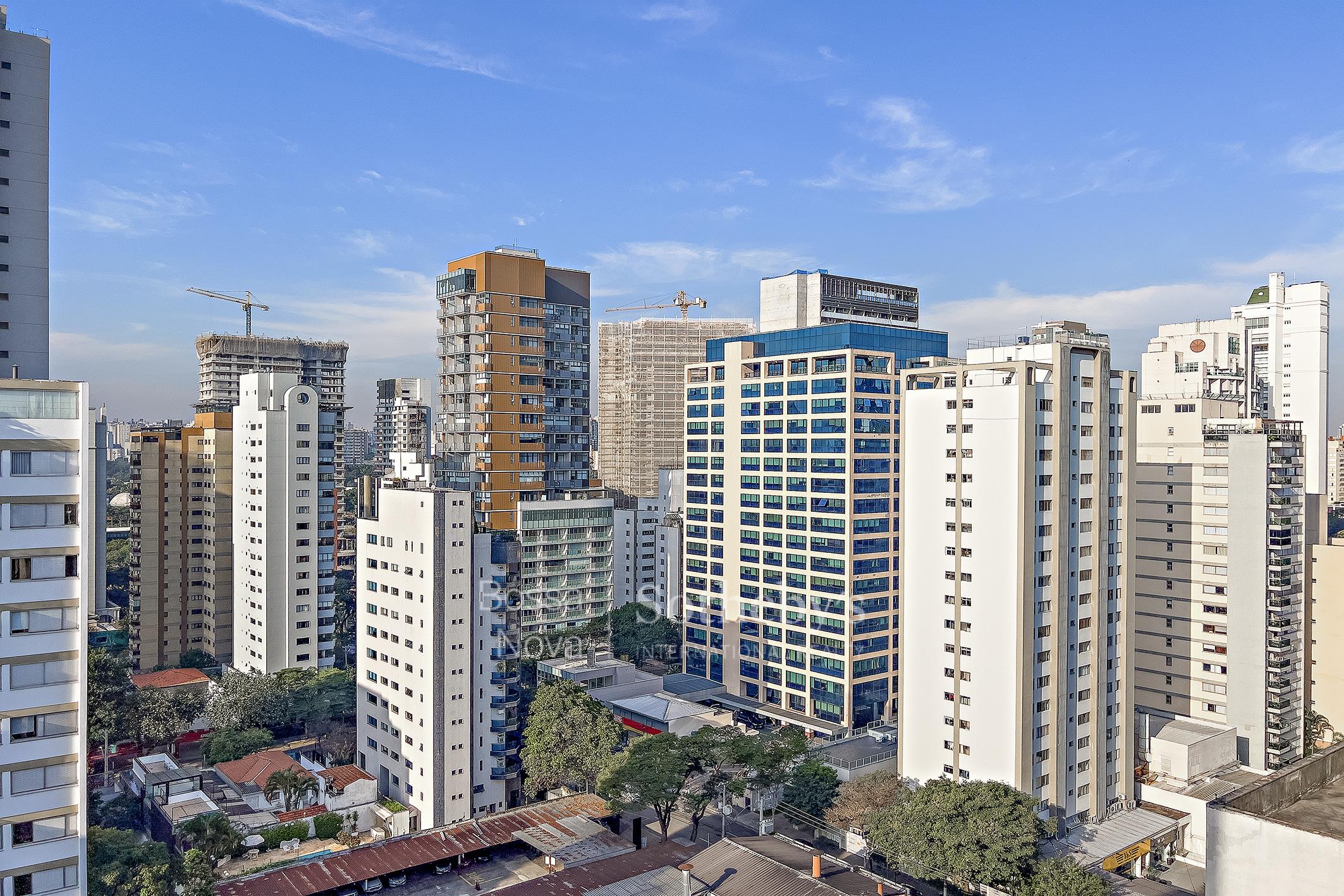 Cobertura para venda em Moema
