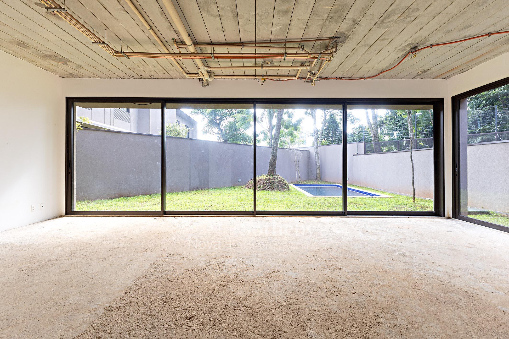 Exclusividade e privacidade em rua arborizada próxima ao Shopping Cidade Jardim
