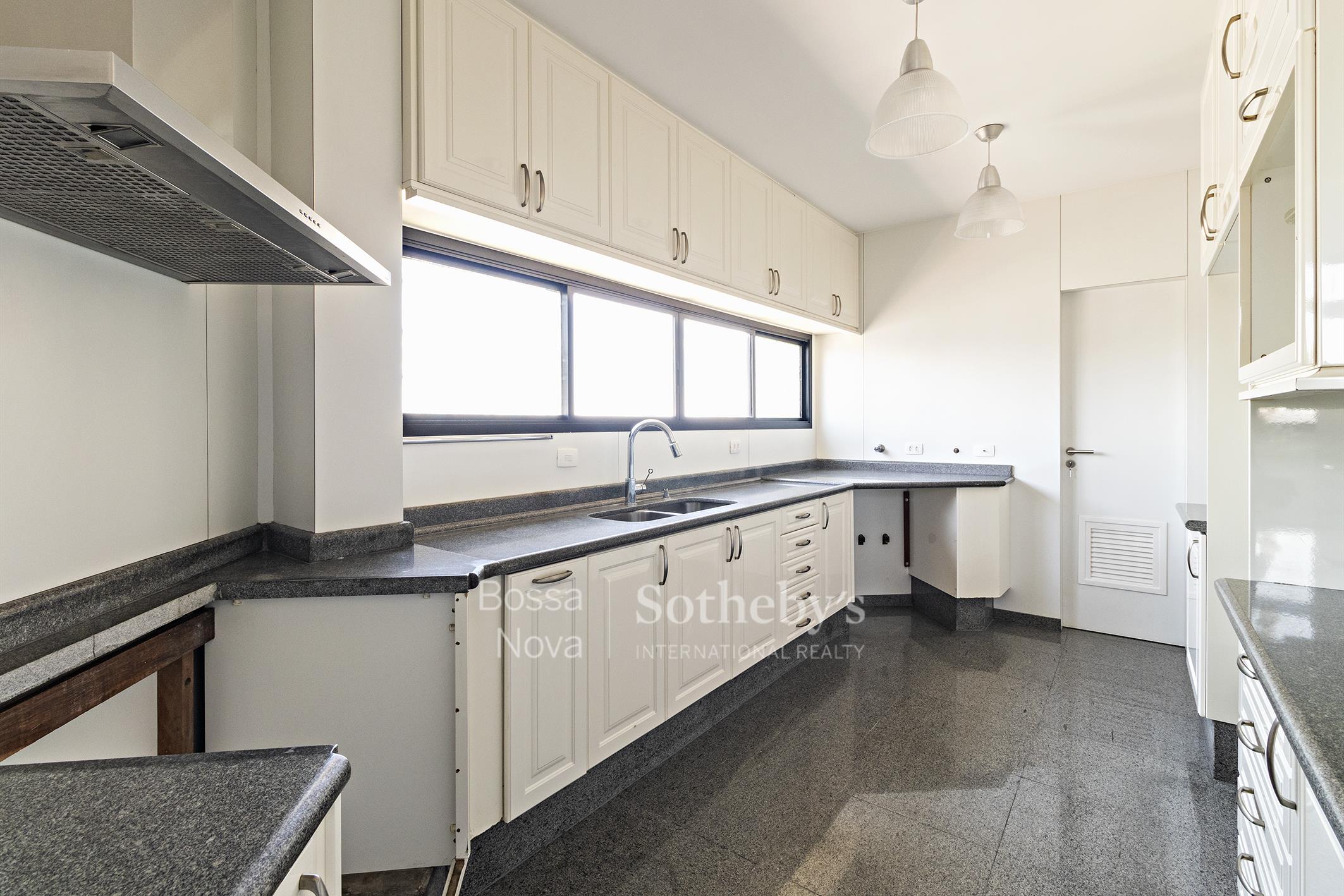 Cobertura Triplex para venda em Moema