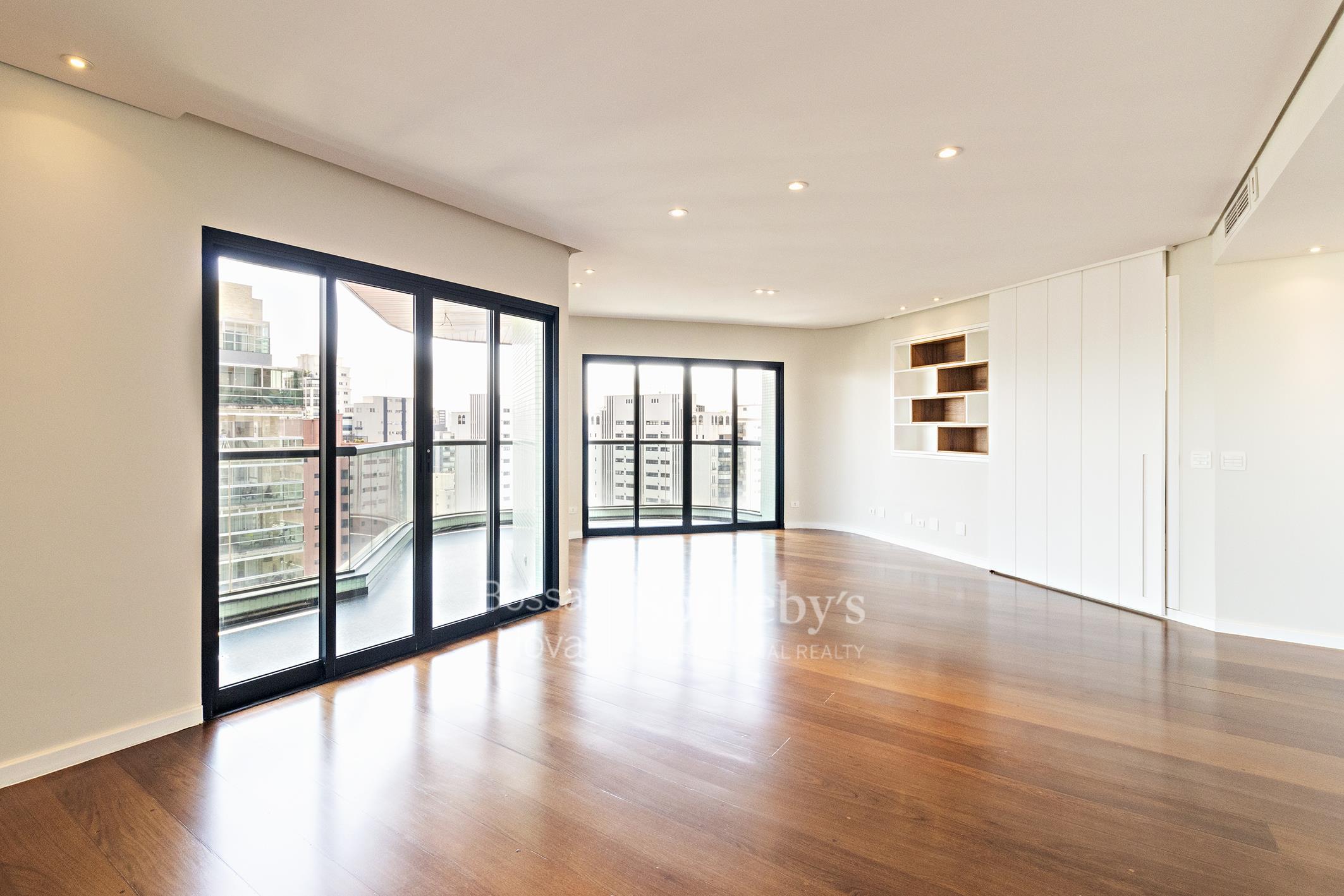 Cobertura Triplex para venda em Moema