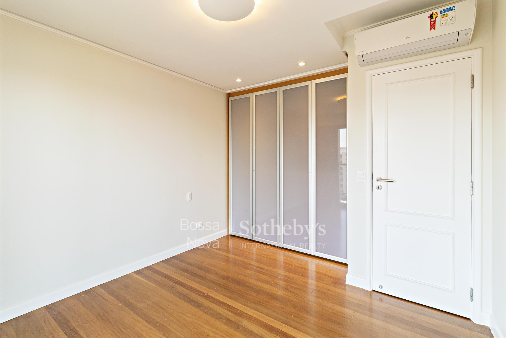 Cobertura Triplex para venda em Moema