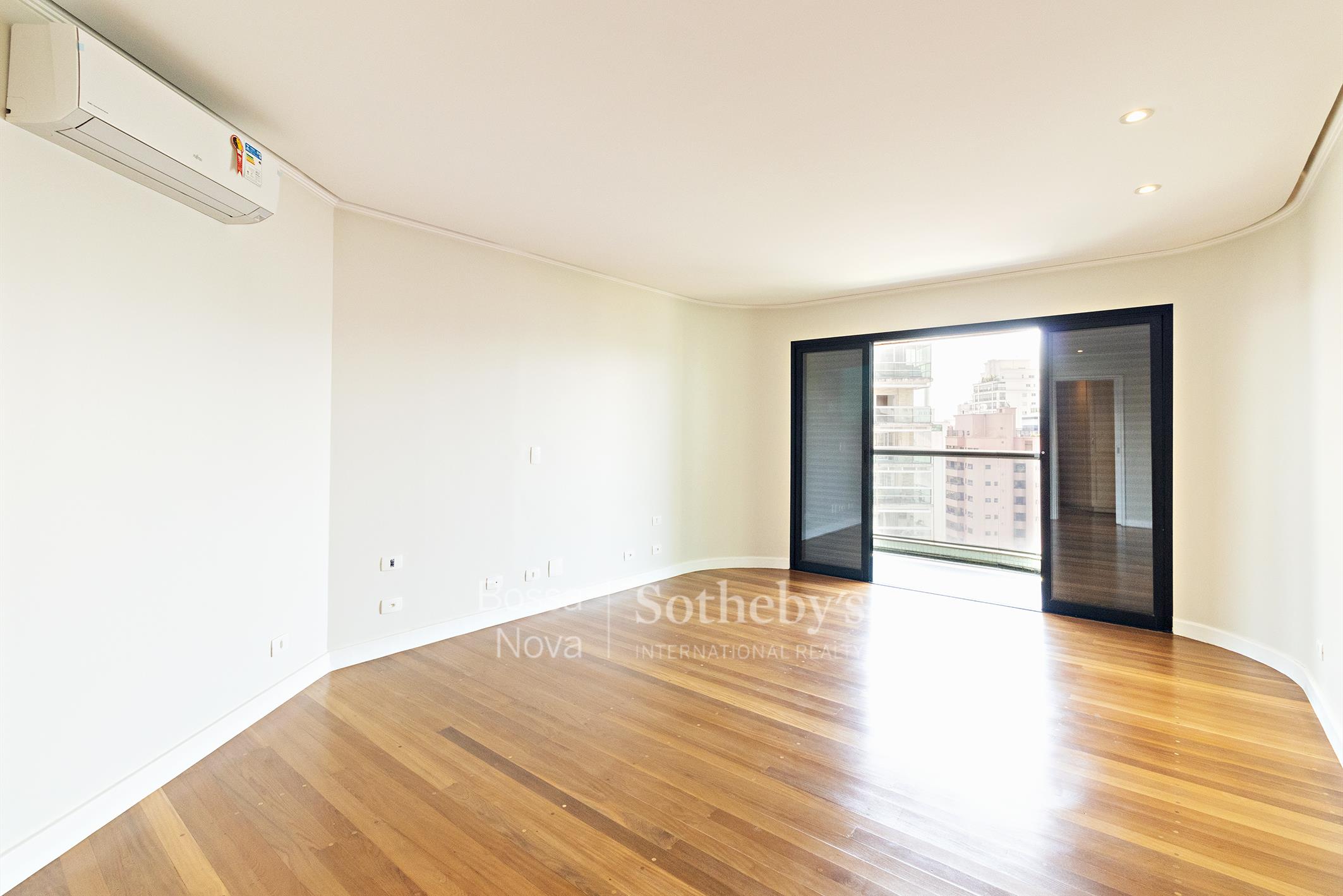 Cobertura Triplex para venda em Moema