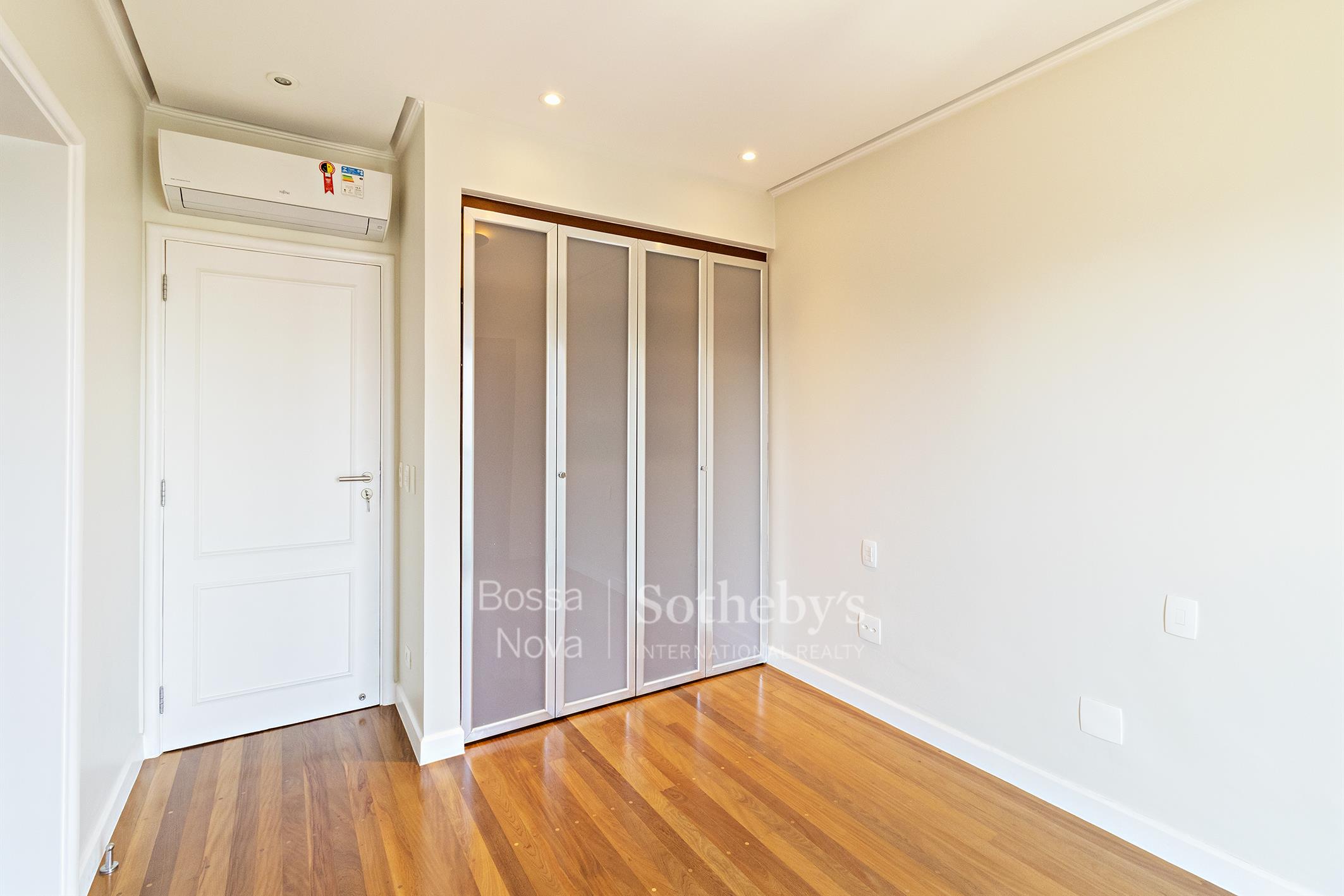 Cobertura Triplex para venda em Moema