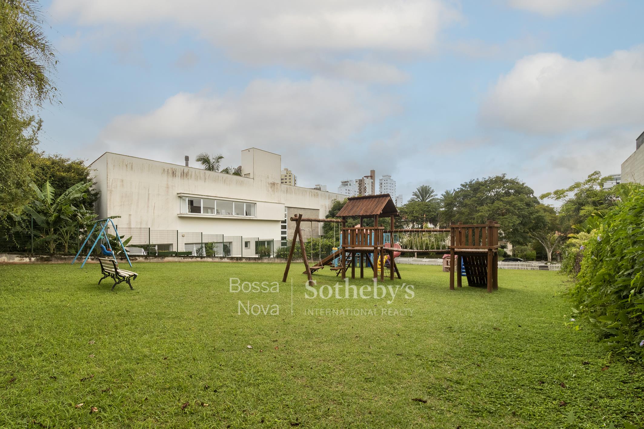 Terreno para venda em Real Parque