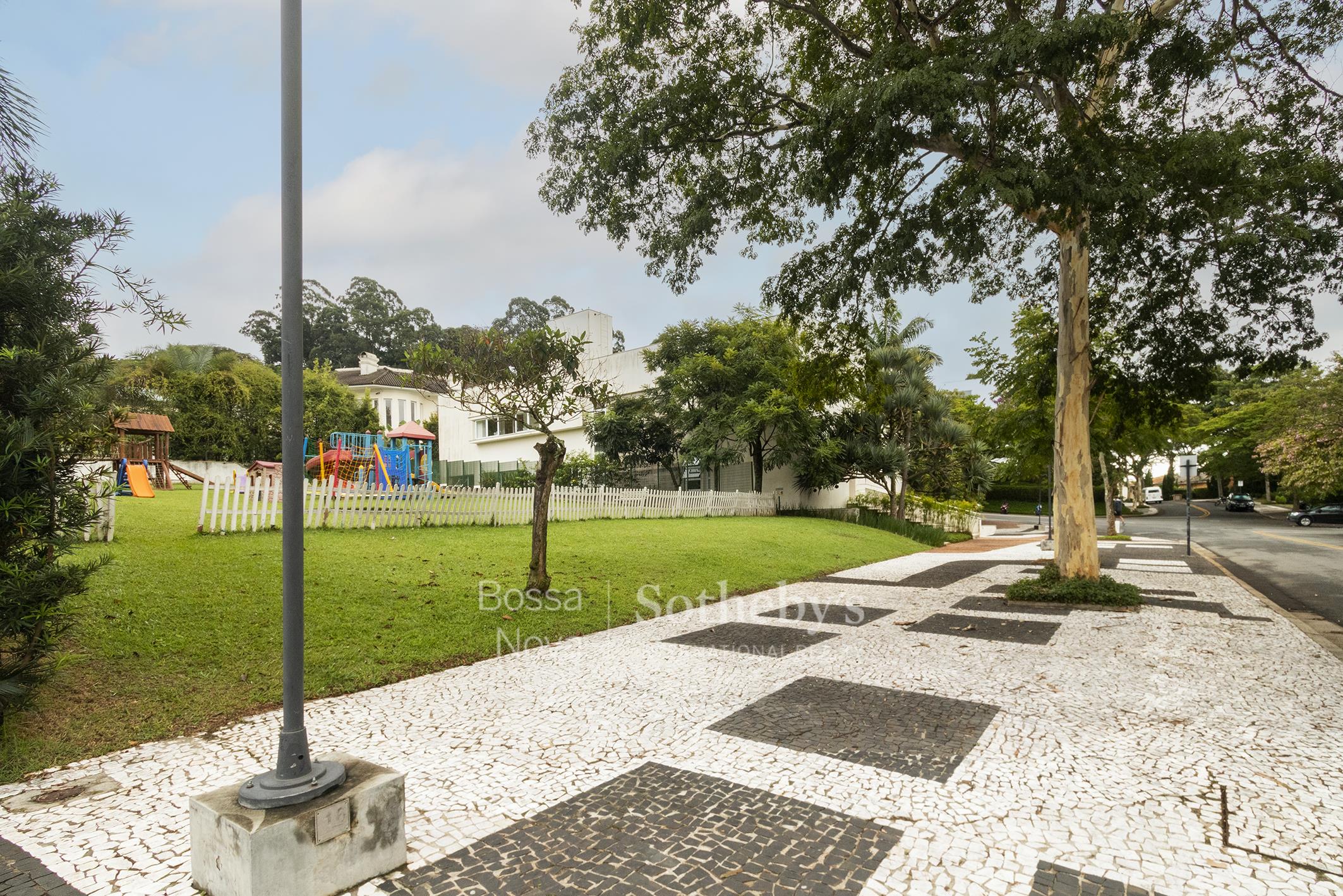 Terreno para venda em Real Parque