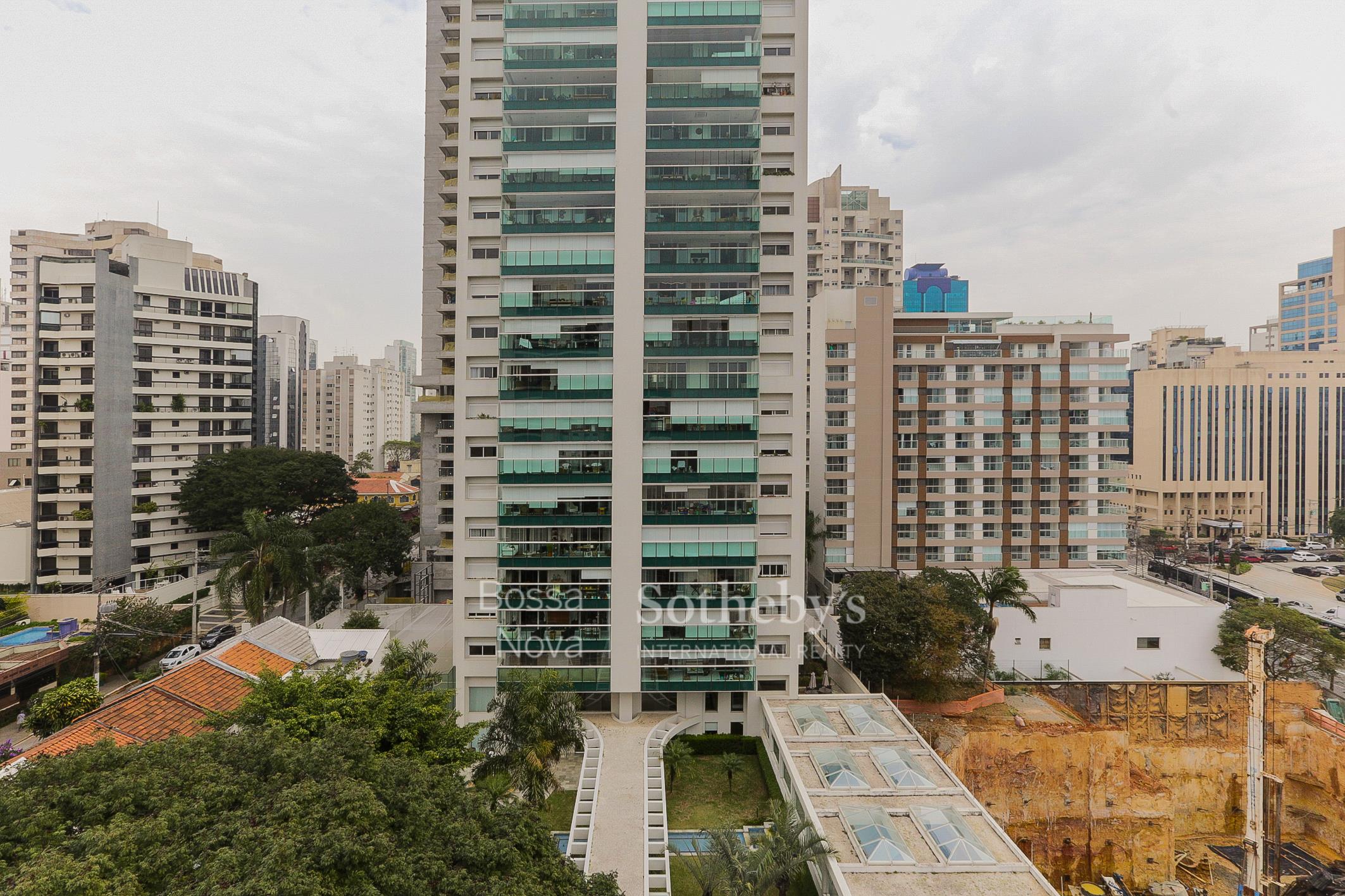 Cobertura Duplex para venda em Moema