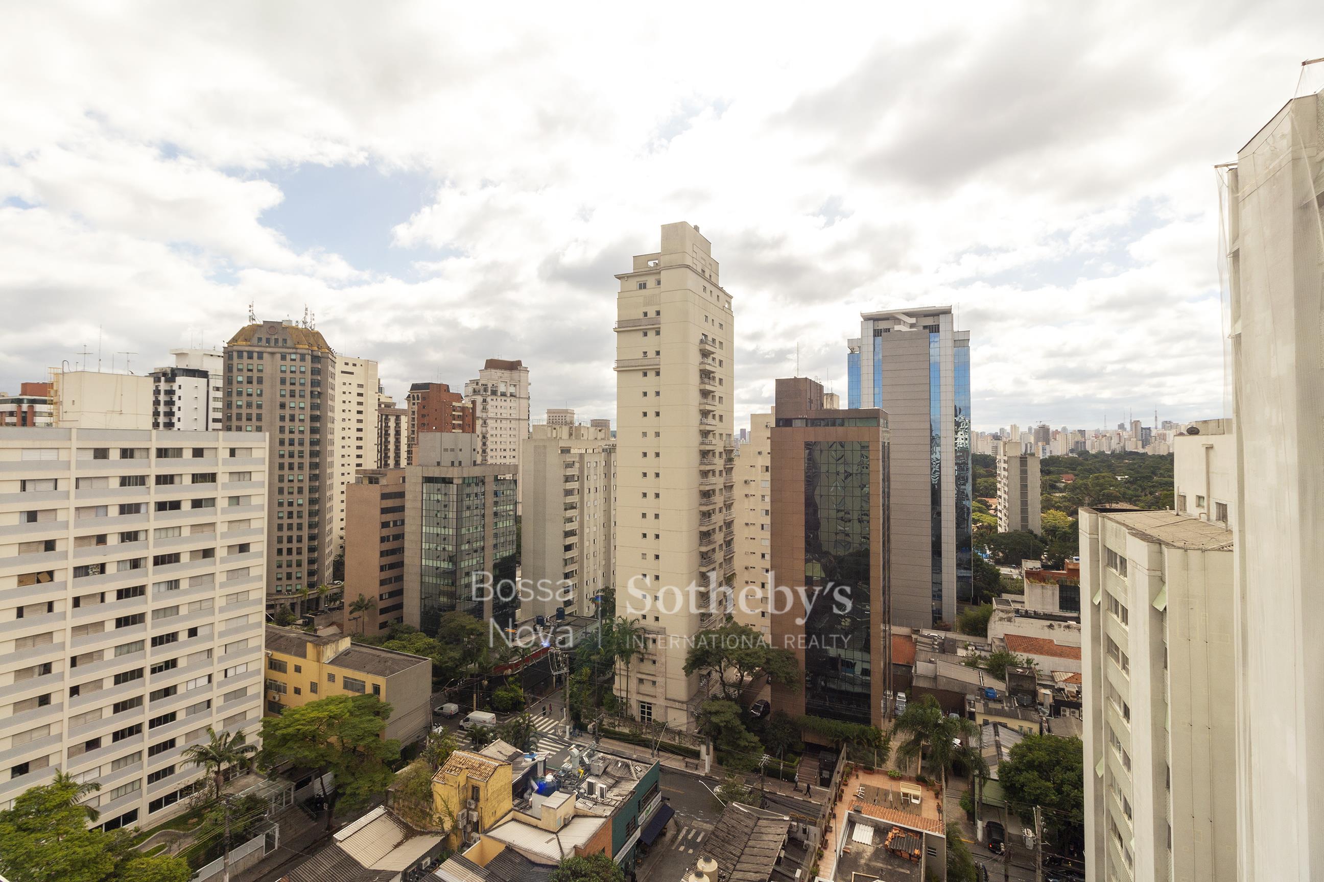 Cobertura Triplex para venda em Itaim Bibi