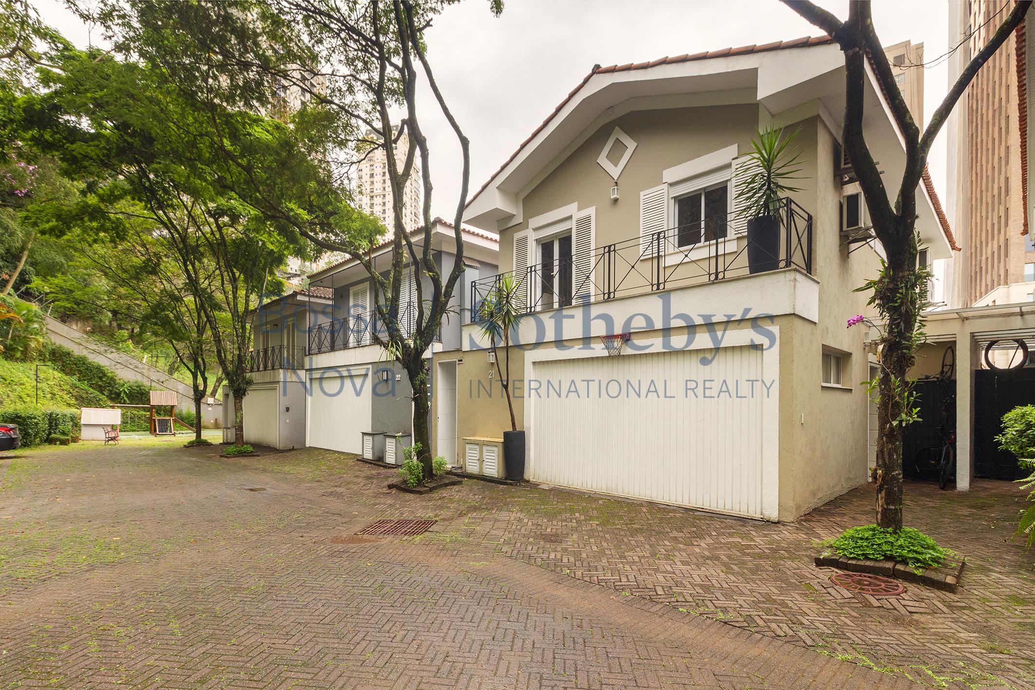 Casa Em Condomínio para venda em Real Parque