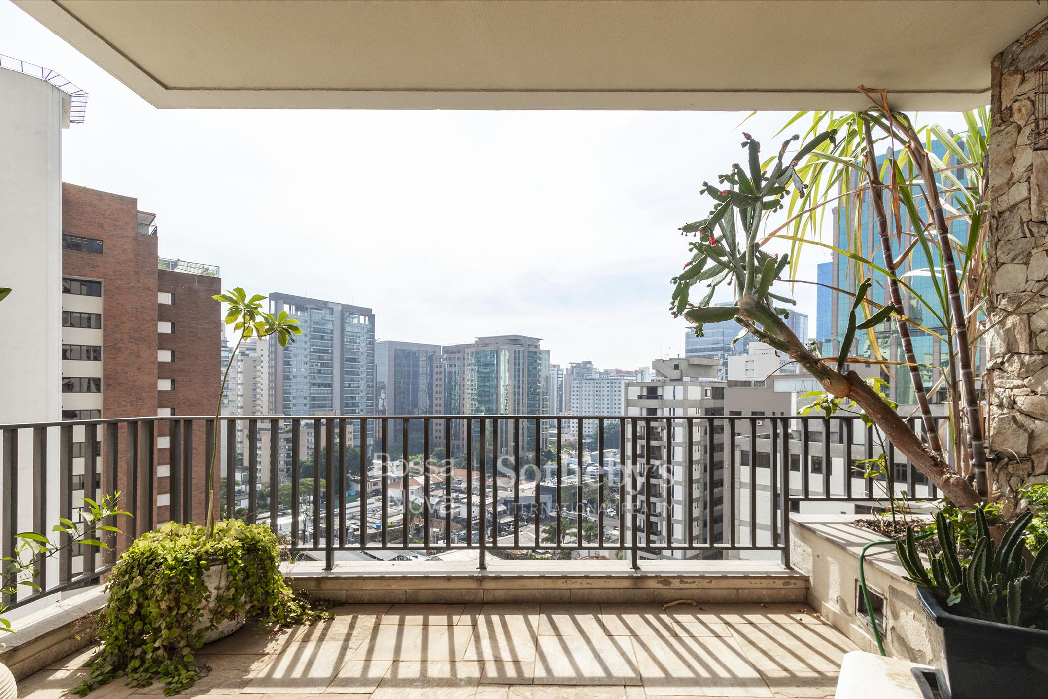 Apartamento Duplex para venda em Itaim Bibi