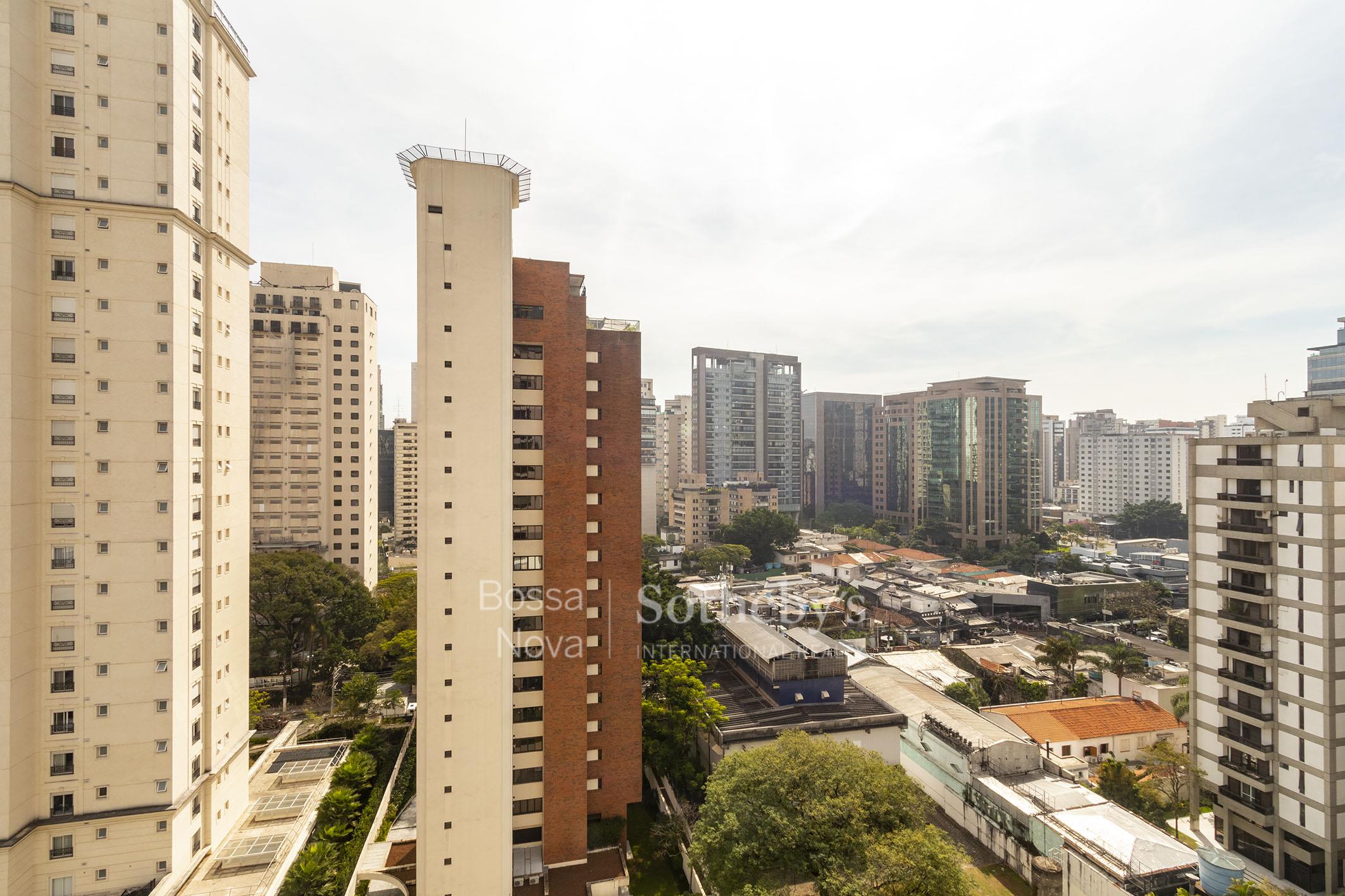 Apartamento Duplex para venda em Itaim Bibi