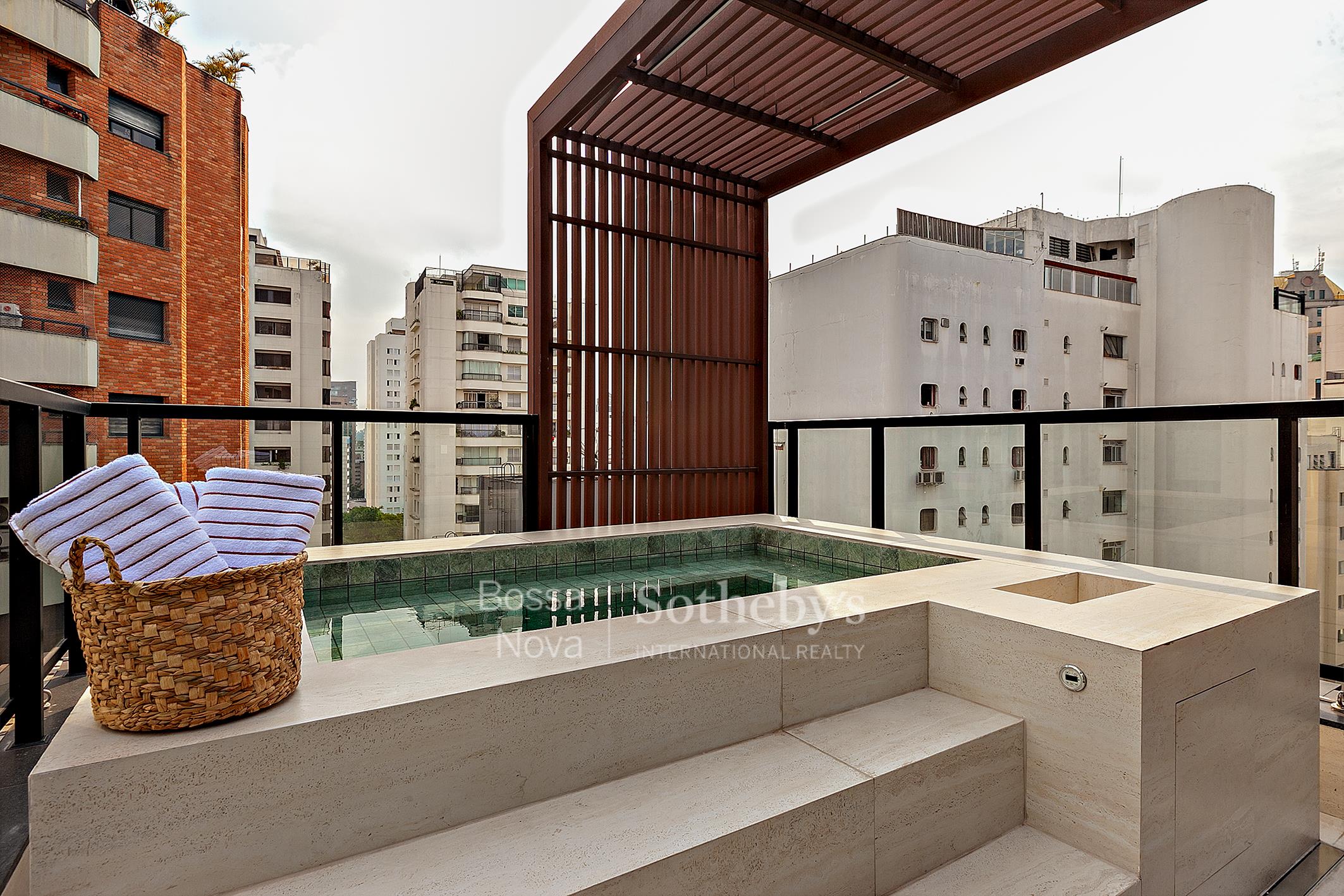 Cobertura Triplex para venda em Itaim Bibi