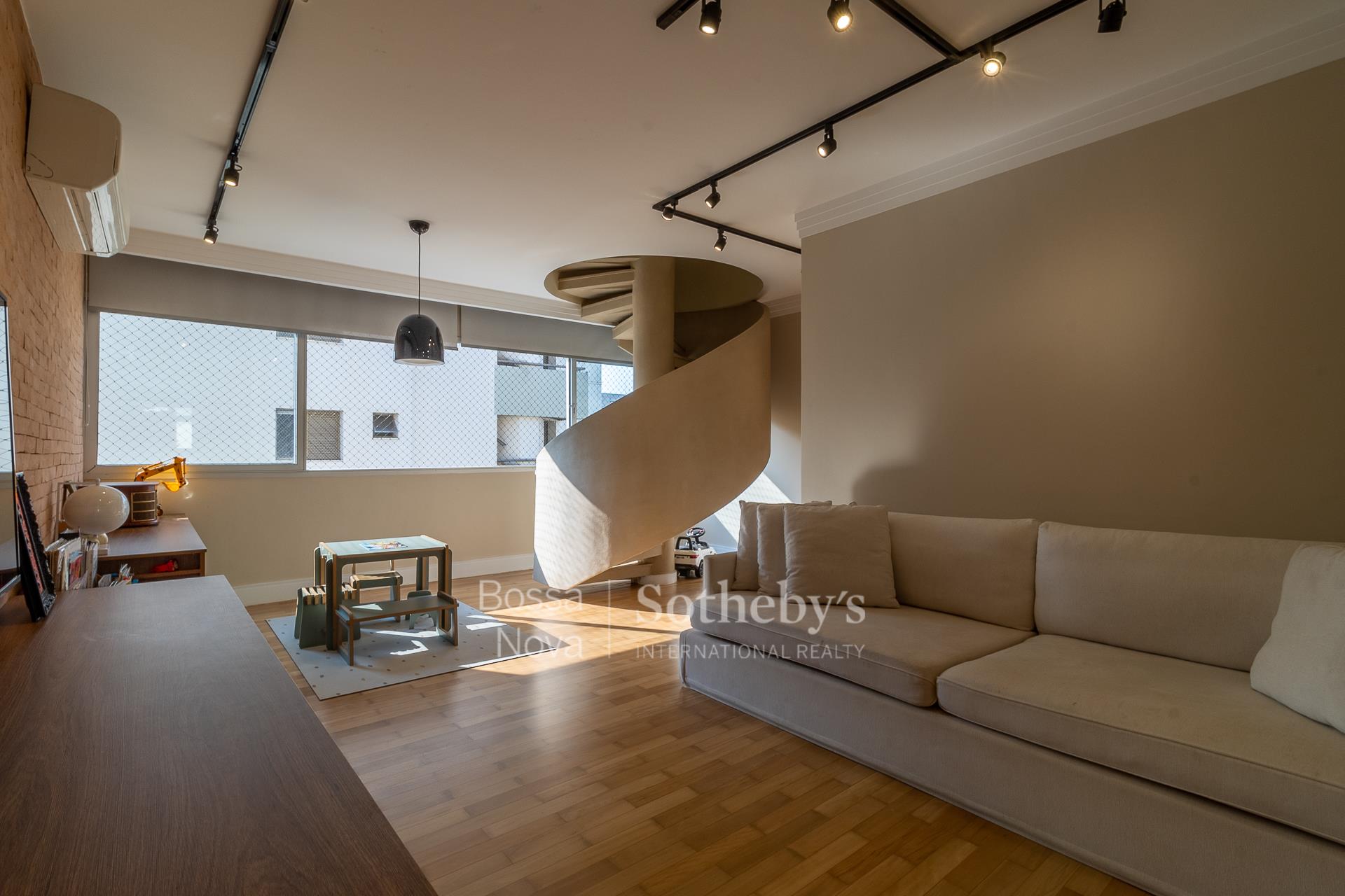 Cobertura Duplex para venda em Moema