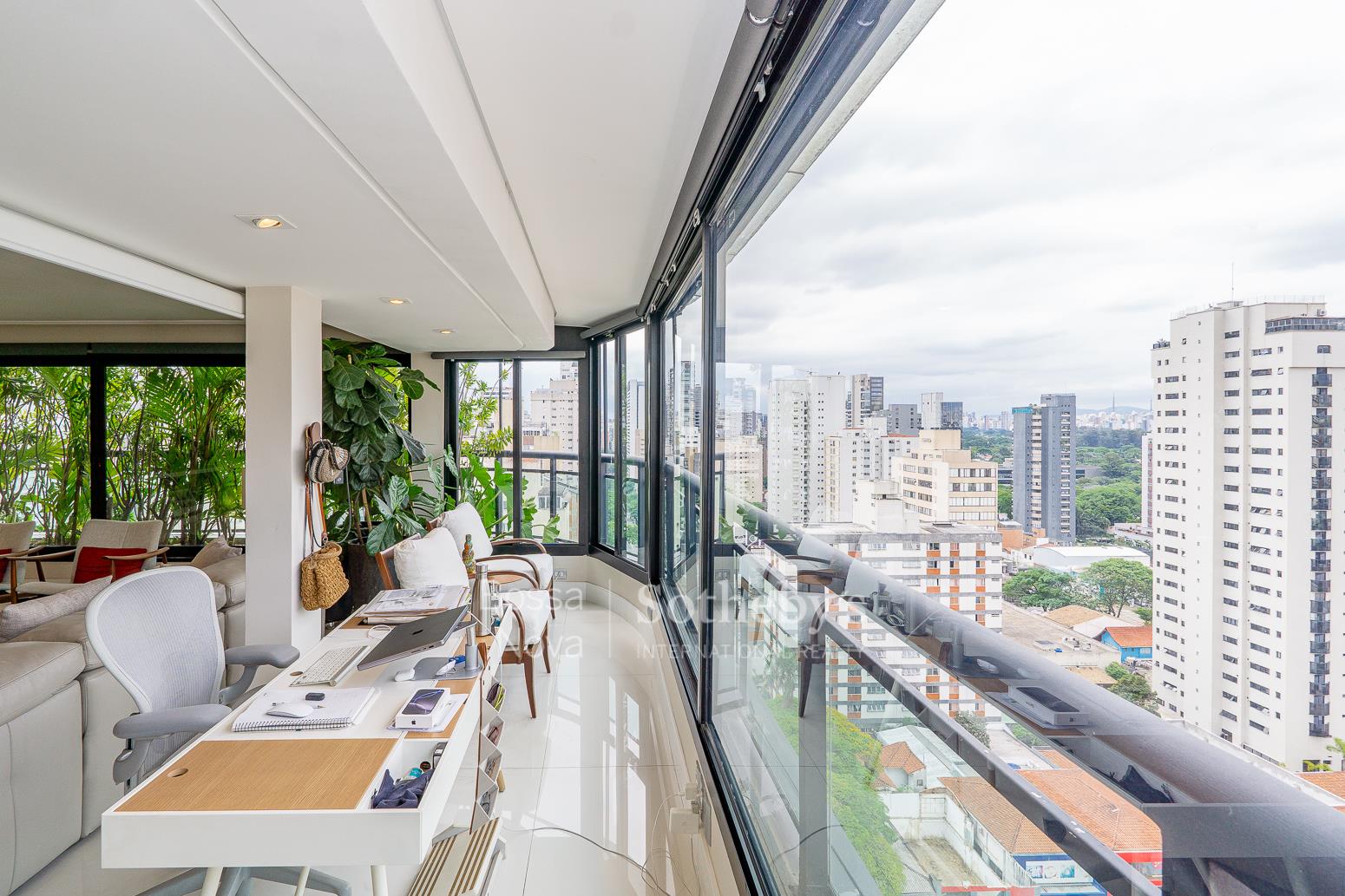 Cobertura Duplex para venda em Moema