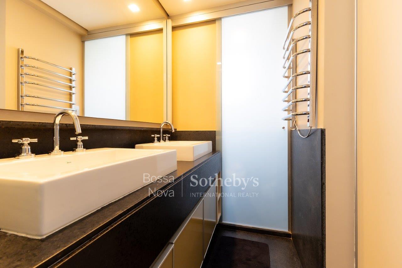 Cobertura Duplex para venda em Moema