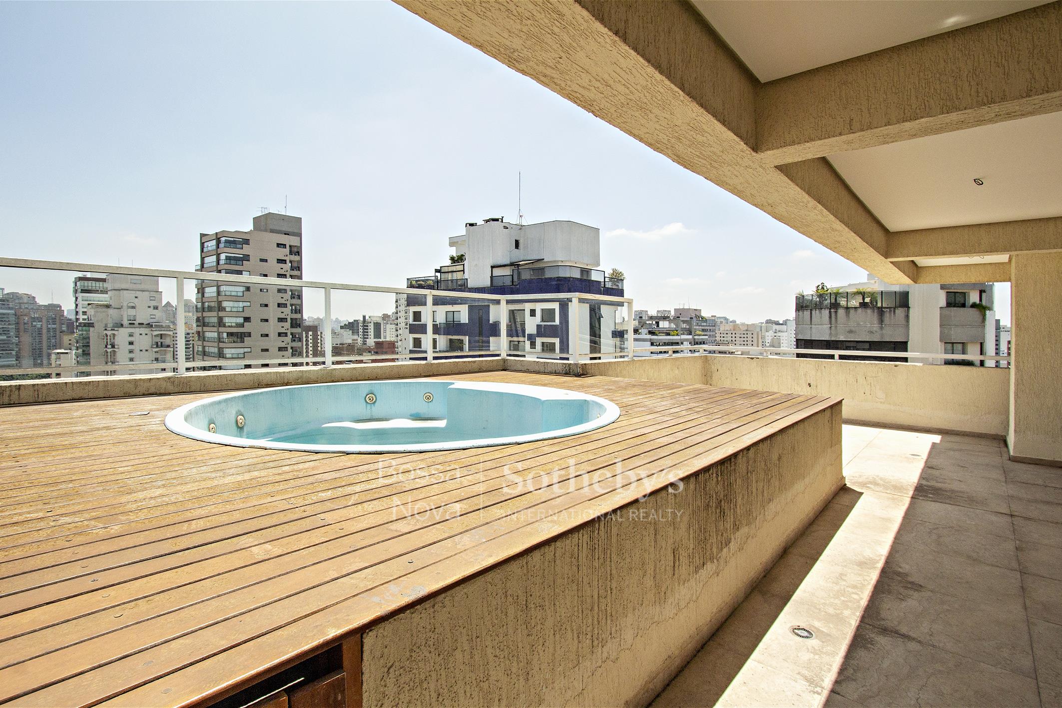 Cobertura Duplex para venda em Moema