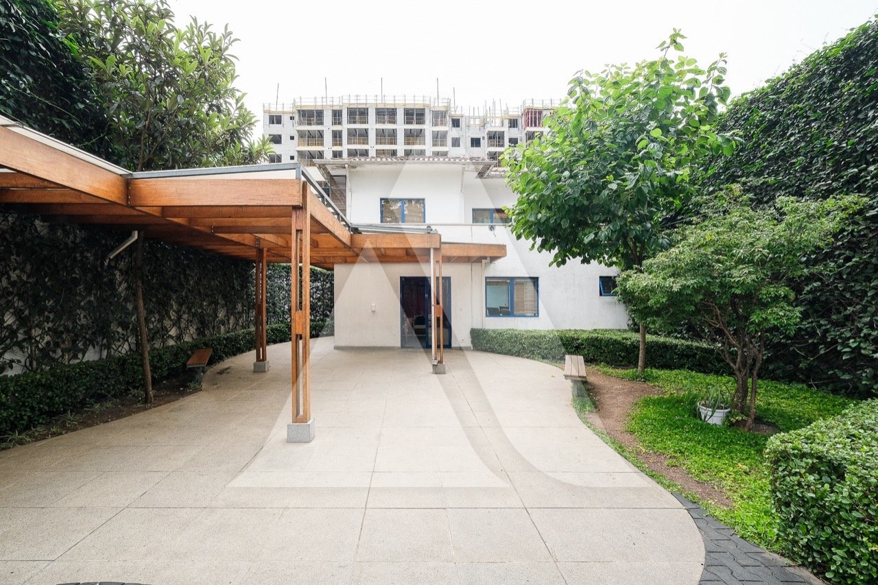 Casa Comercial para venda em Moema