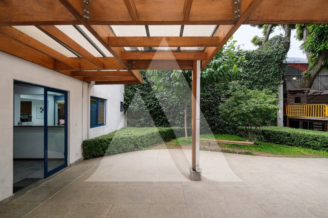 Casa Comercial para venda em Moema