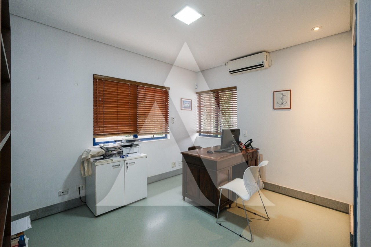 Casa Comercial para venda em Moema
