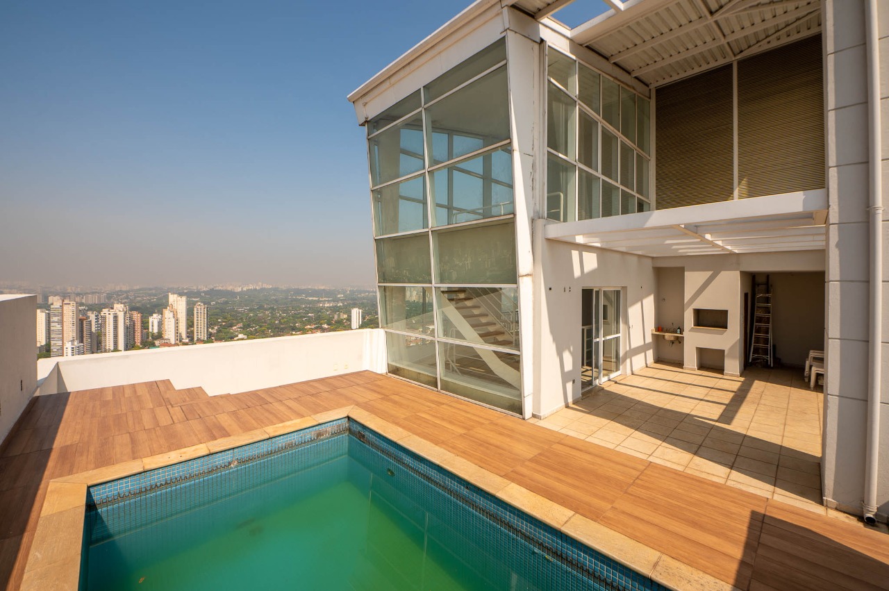 Cobertura com piscina à venda na Vila Madalena
