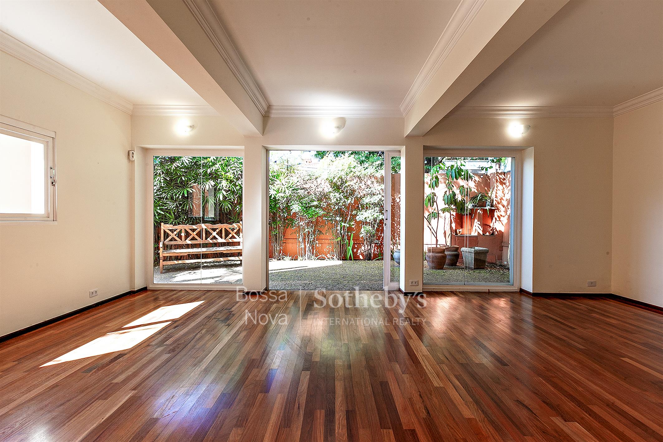 Casa versátil para uso residencial ou comercial próxima ao metrô