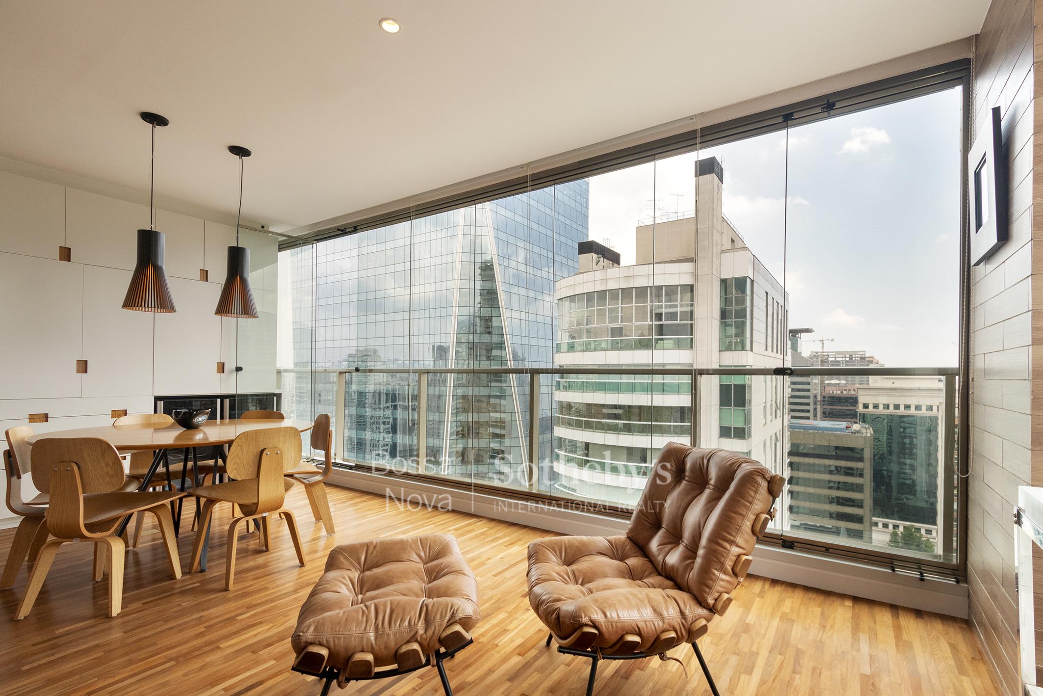 Cobertura duplex com amplo terraço e vista inesquecível no Itaim