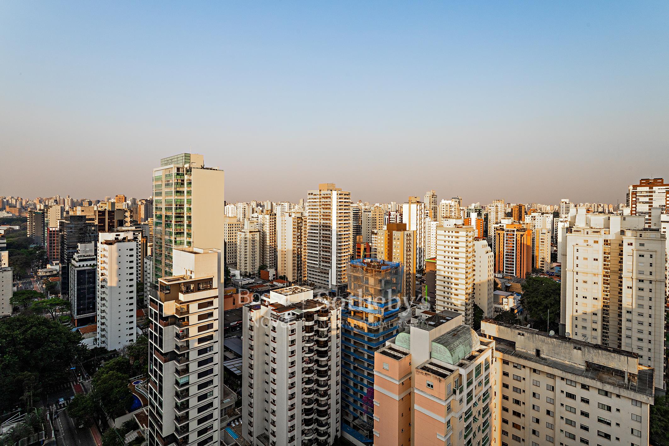 Cobertura para venda em Moema