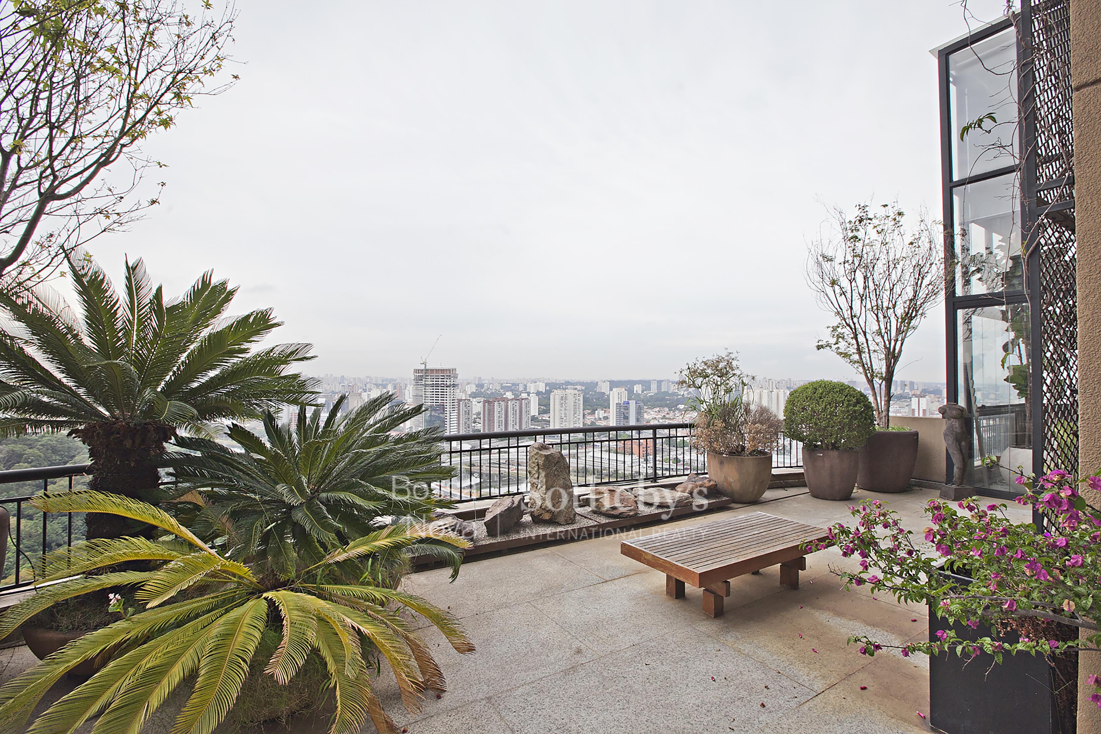 Apartamento duplex sofisticado com vista para o Parque Burle Marx
