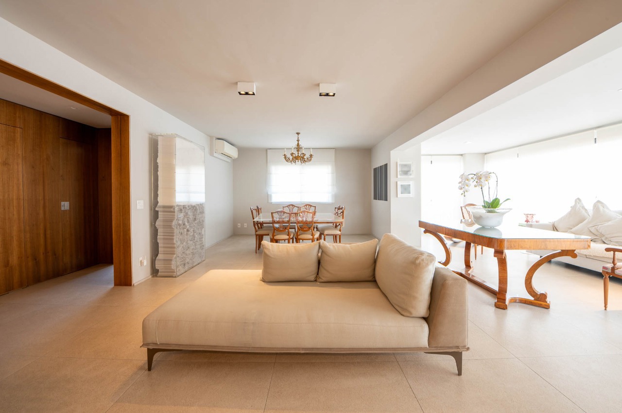 Apartamento todo reformado com a melhor planta de Perdizes.