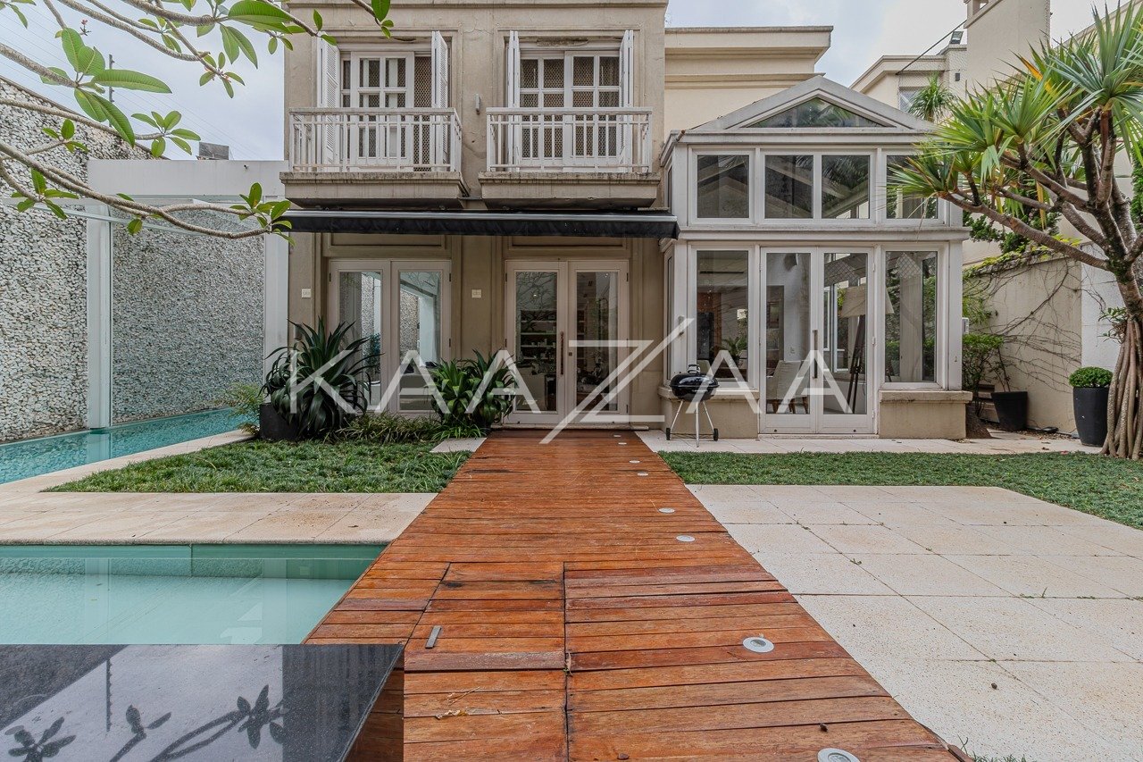 Casa em condomínio no Jardim Guedala